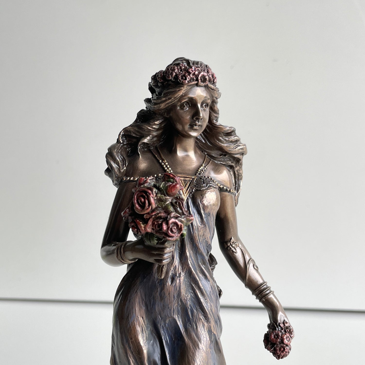 Ostara Statue C5100