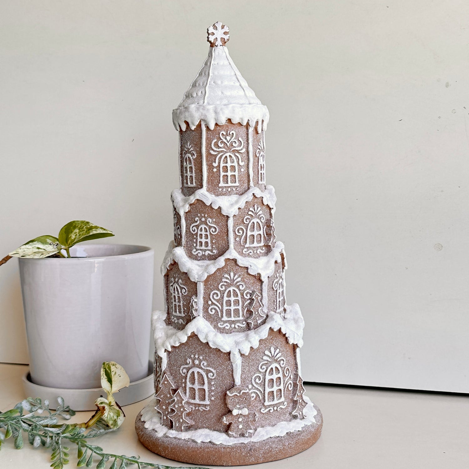 Round Gingerbread House XX1106