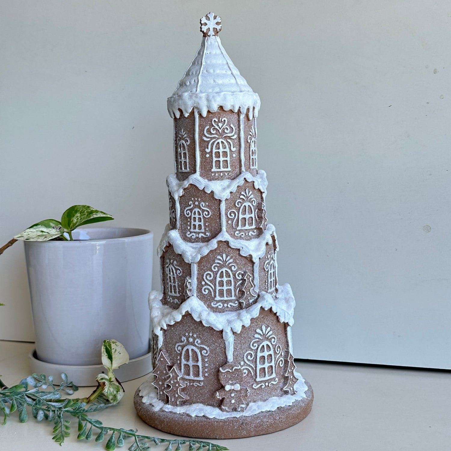 Round Gingerbread House XX1106
