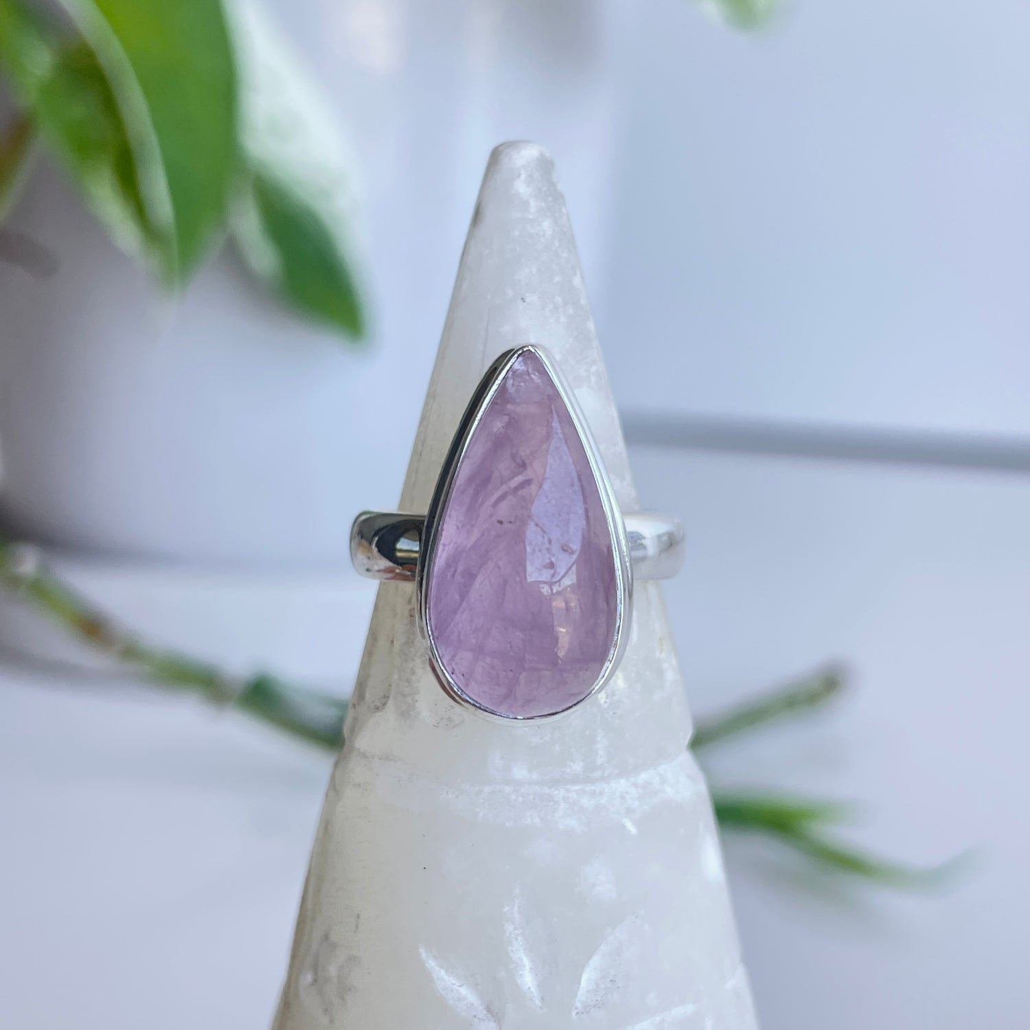 Kunzite Teardrop Ring Sz6