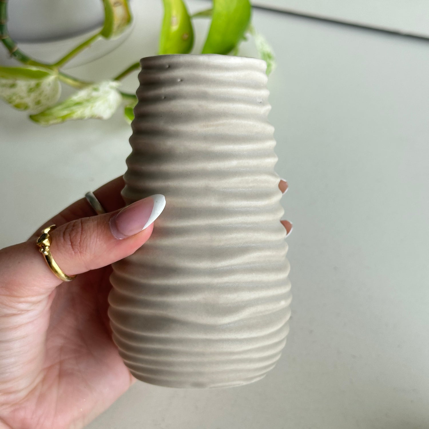 Beige Ripple Vase 12cm HDVACAS