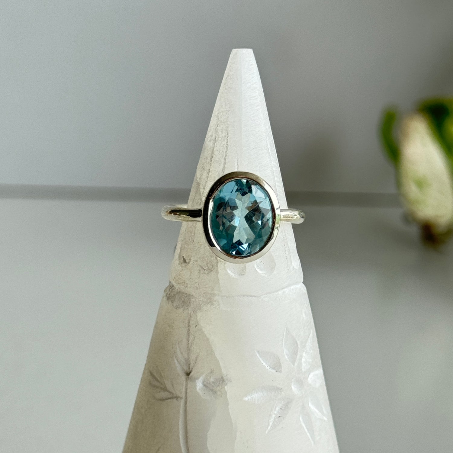 Blue Topaz Oval Ring Sz7 002