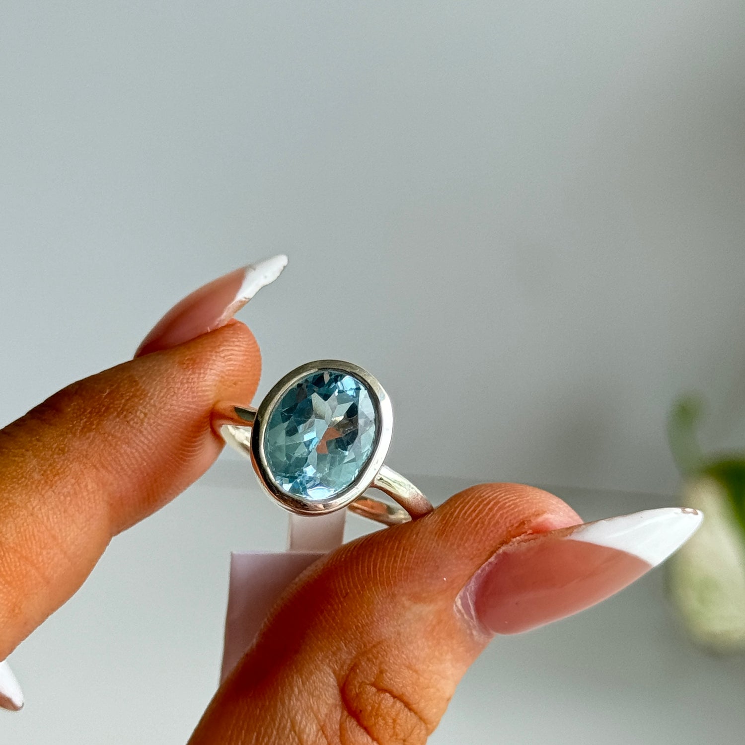Blue Topaz Oval Ring Sz7 002