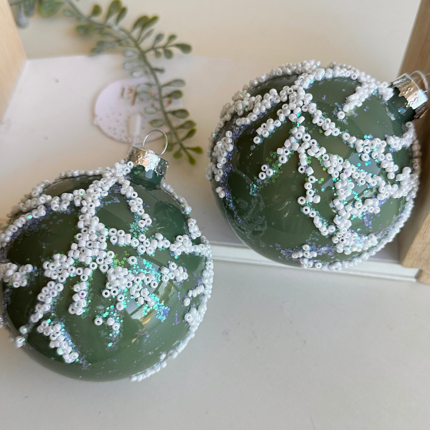 Serene Green Glass Bauble XX12430