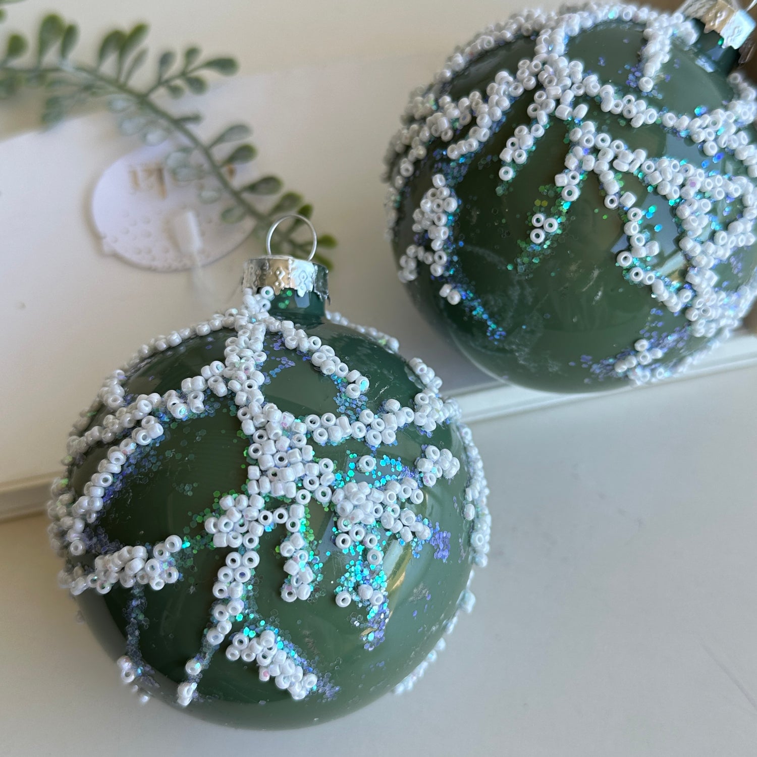 Serene Green Glass Bauble XX12430