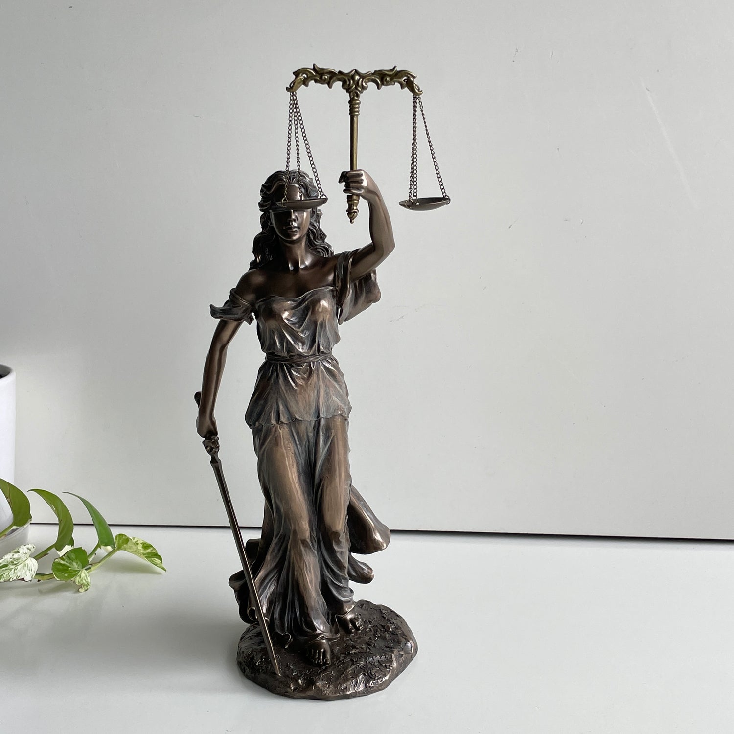 La Justicia Statue Lge C-5080