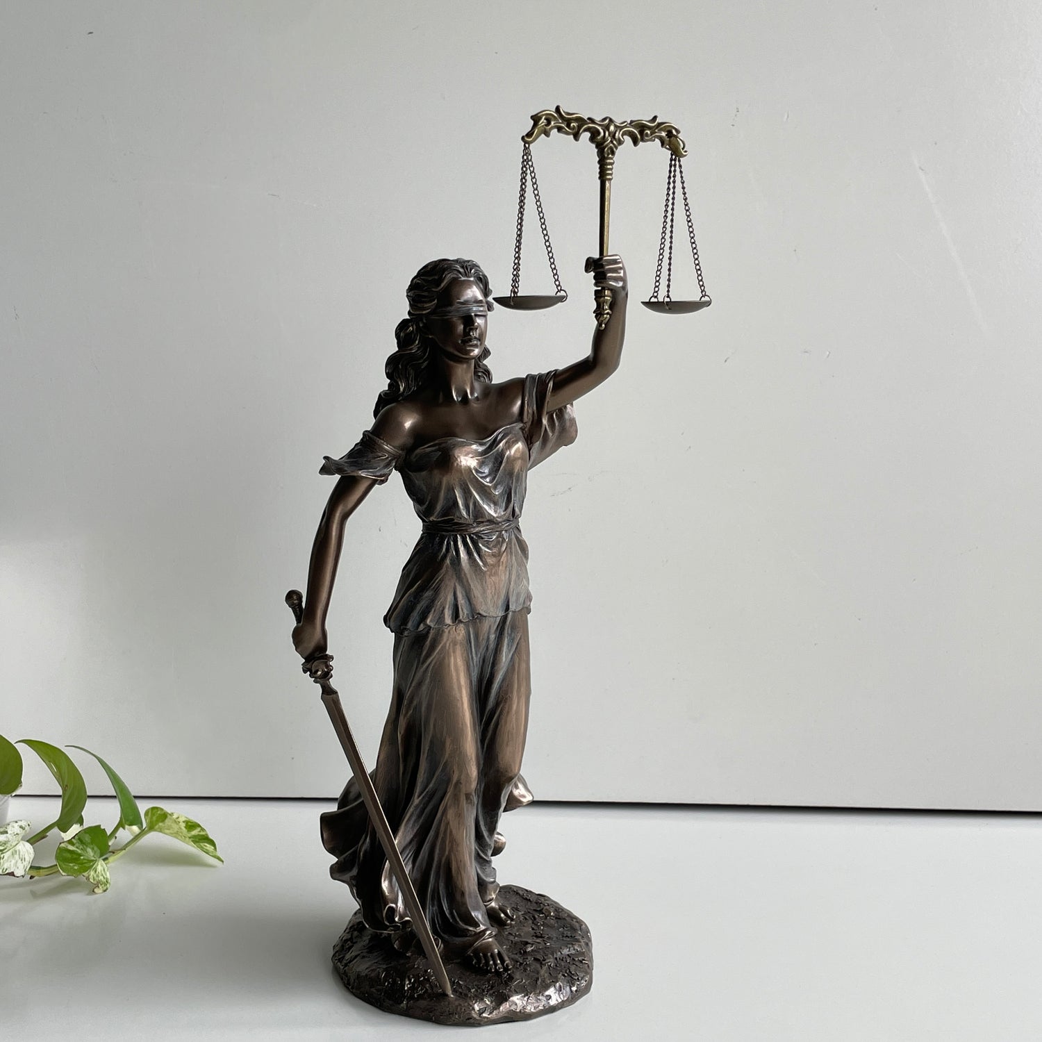 La Justicia Statue Lge C-5080