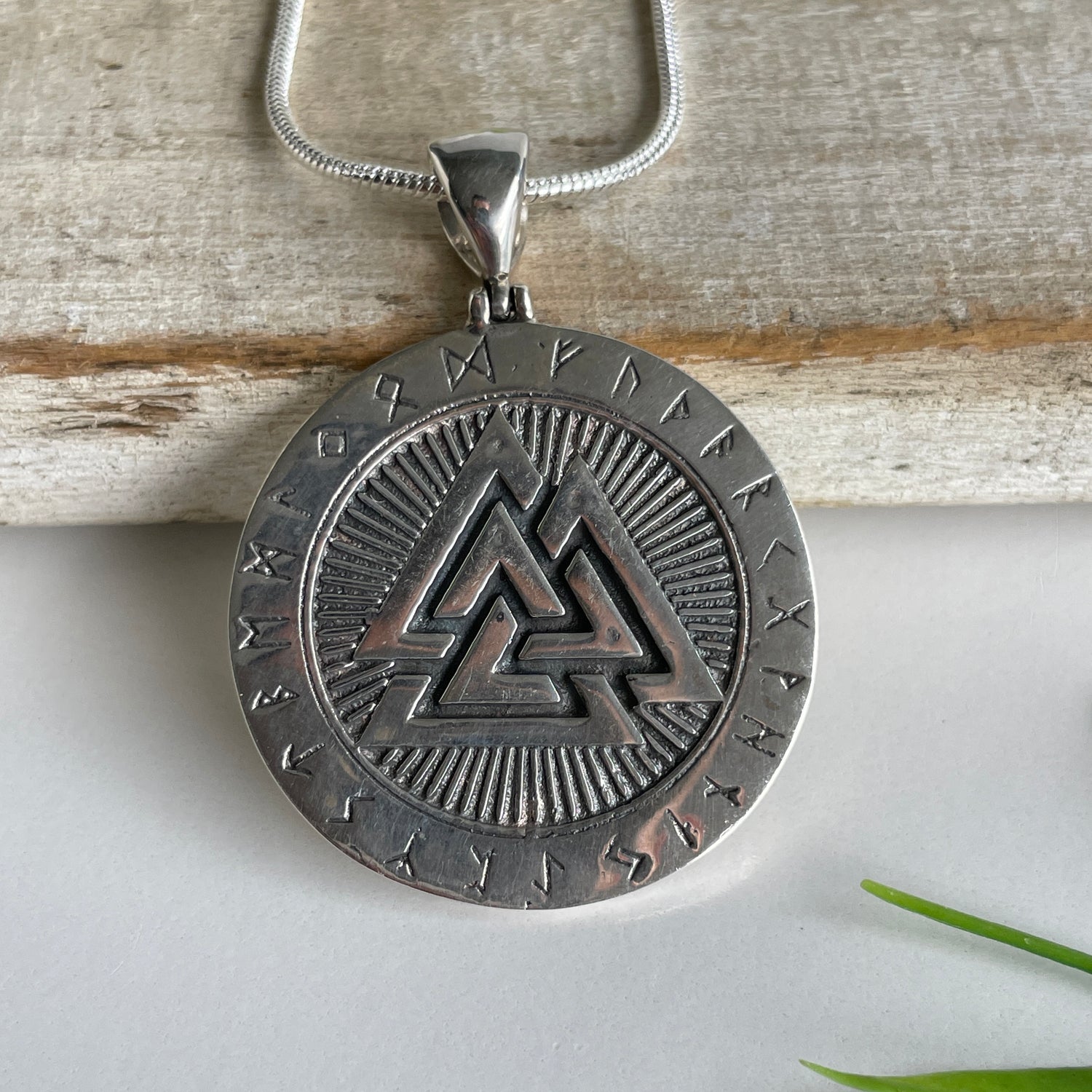Valknut Disc Pendant Lge