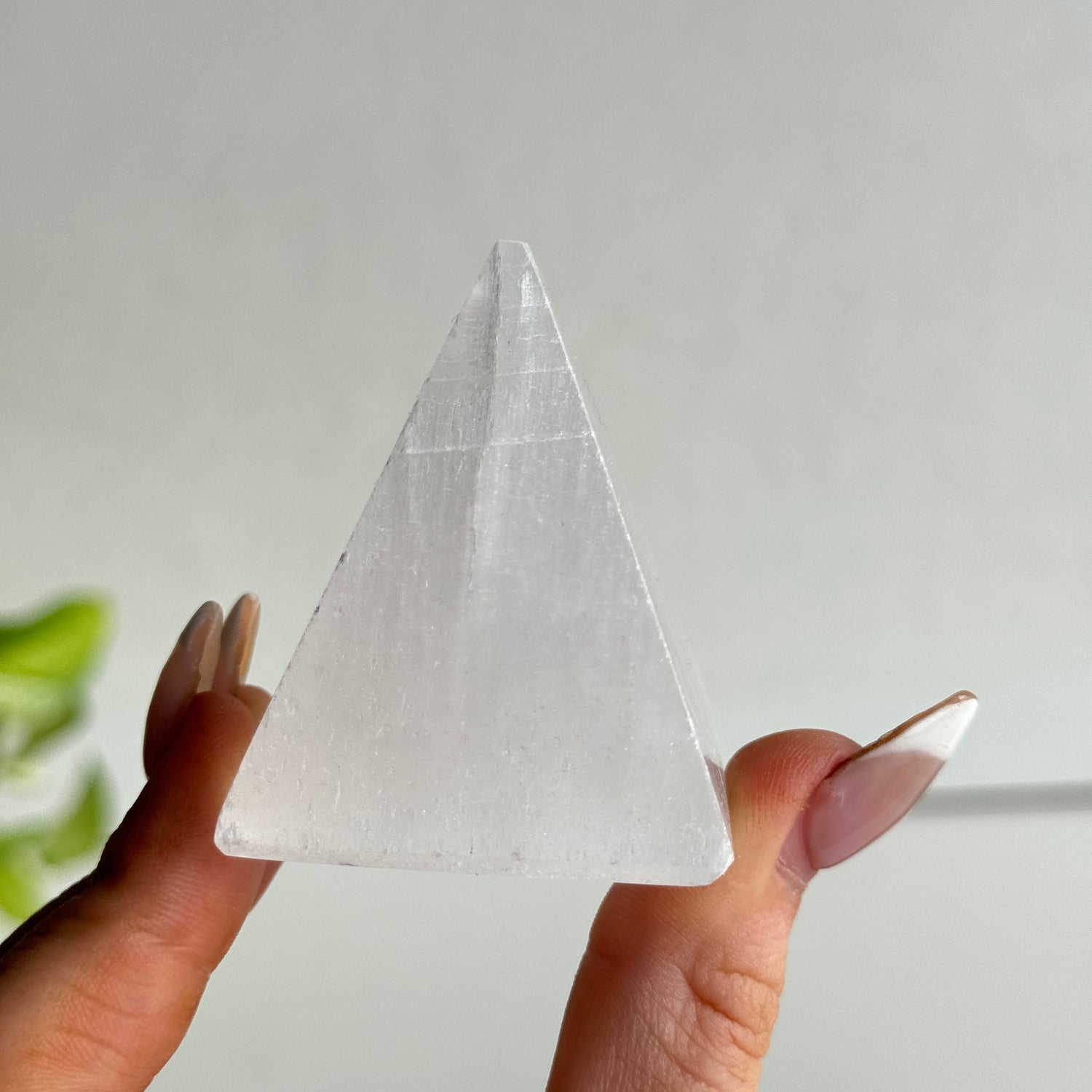Selenite Pyramid 4cm