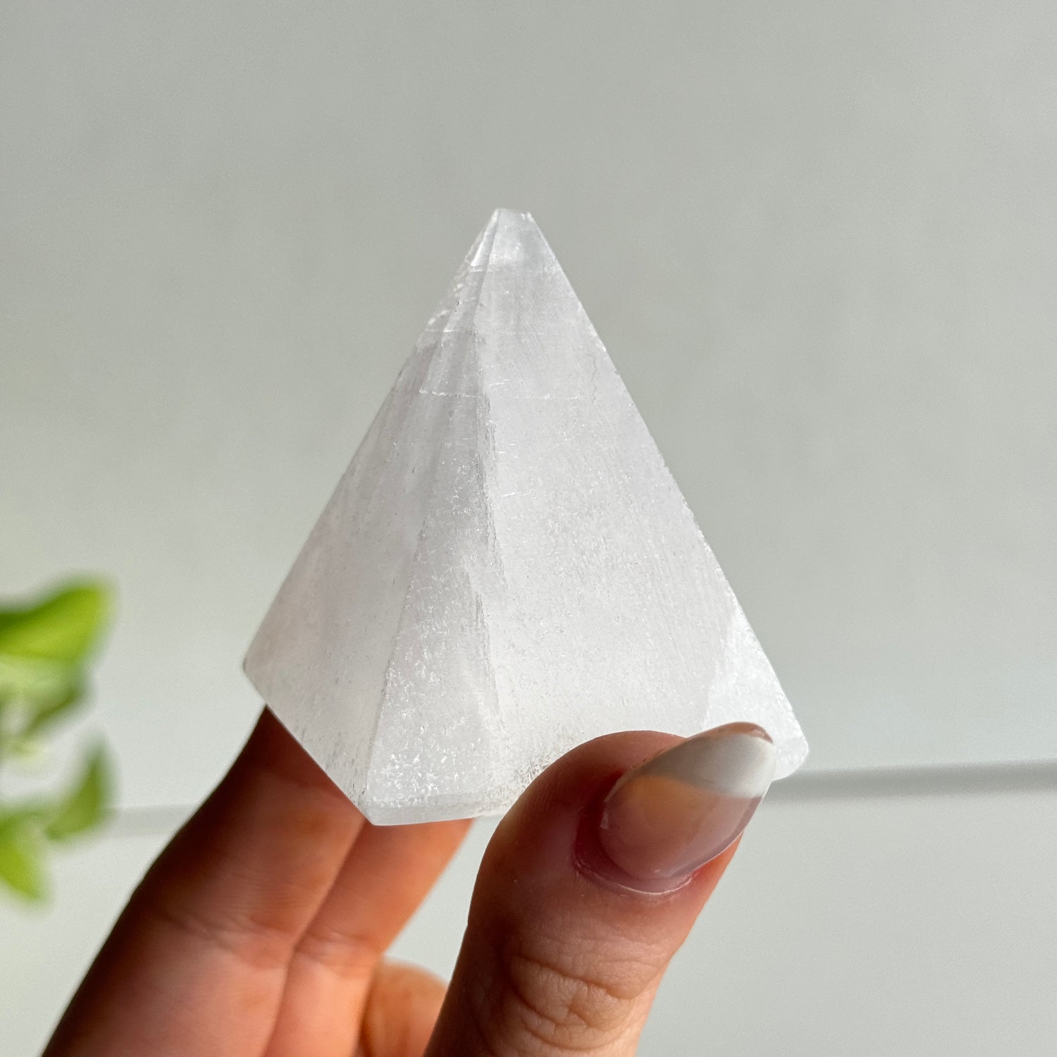 Selenite Pyramid 4cm