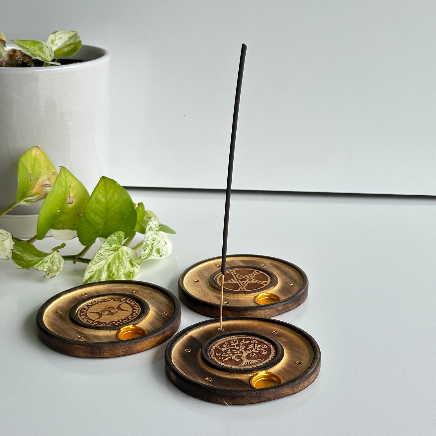 Round Wooden Incense Cone Holder incrosp