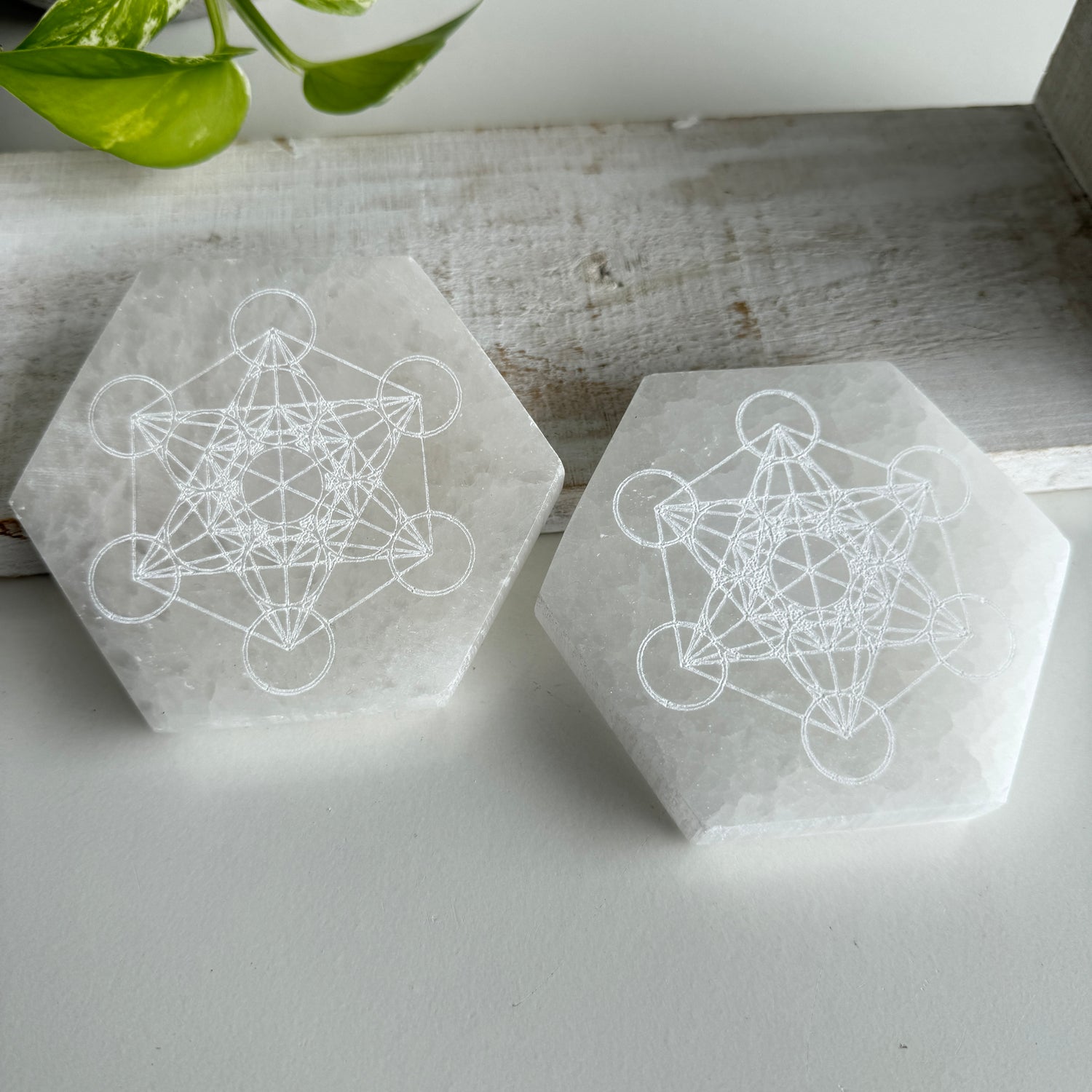 Selenite Hexagon Grid Plate