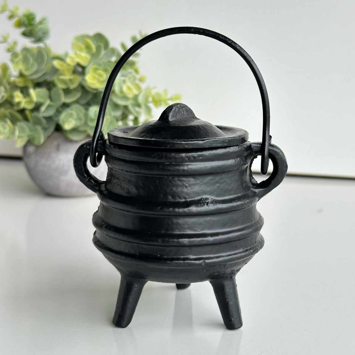 10cm Black Cauldron Ribbed BR77