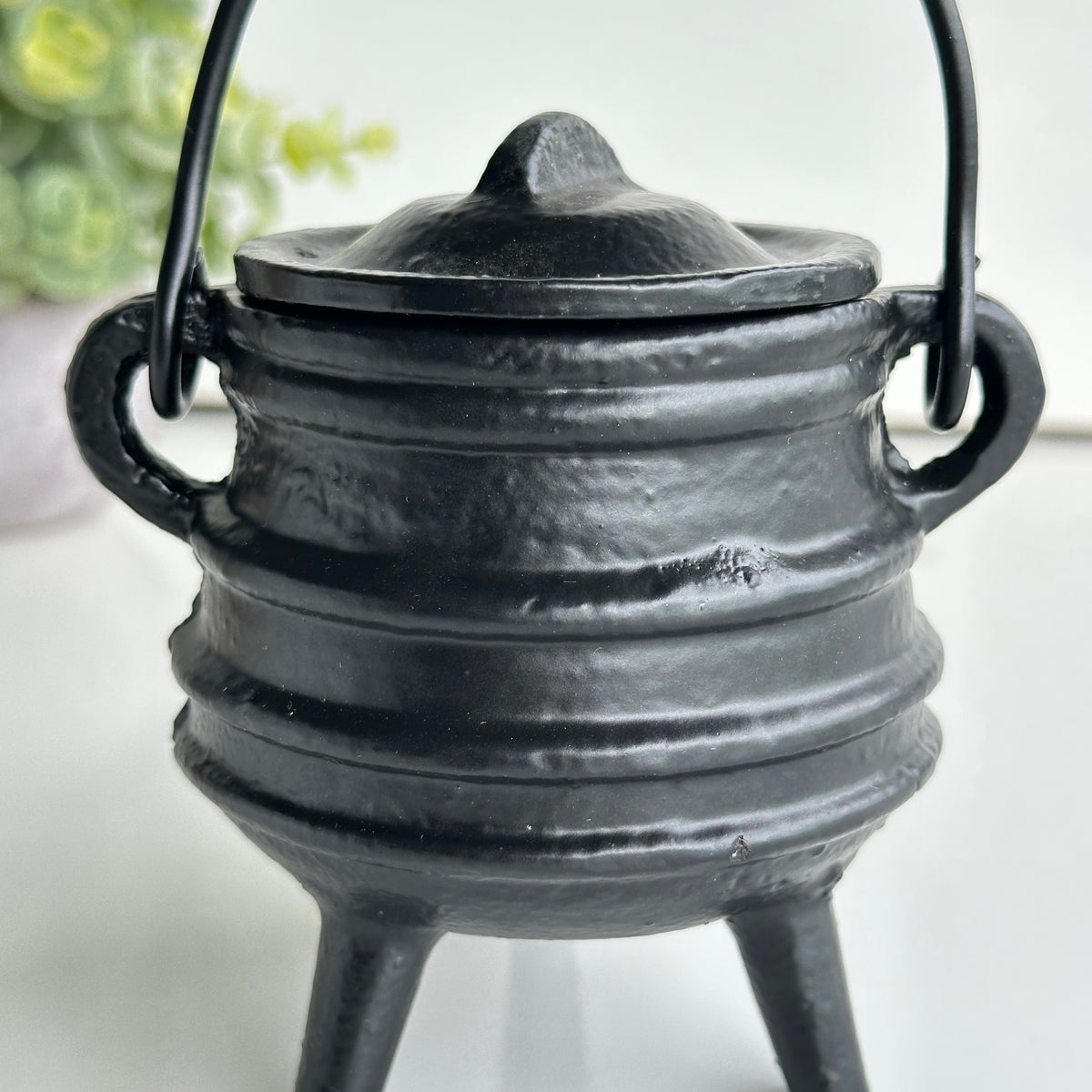 10cm Black Cauldron Ribbed BR77