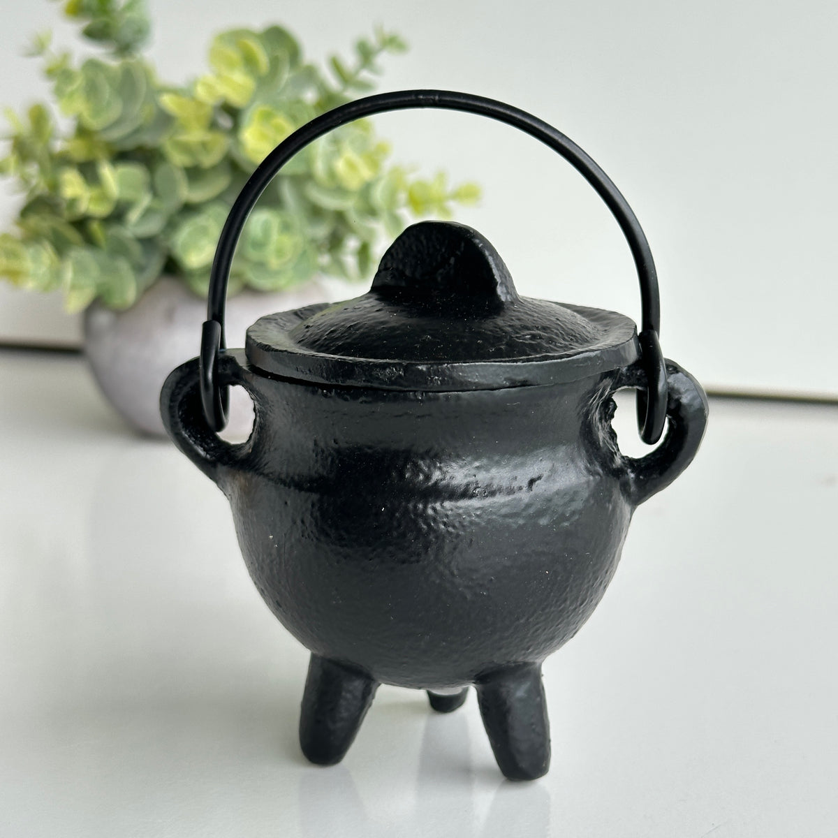 10cm Black Cauldron Ribbed 3 Legs BR81