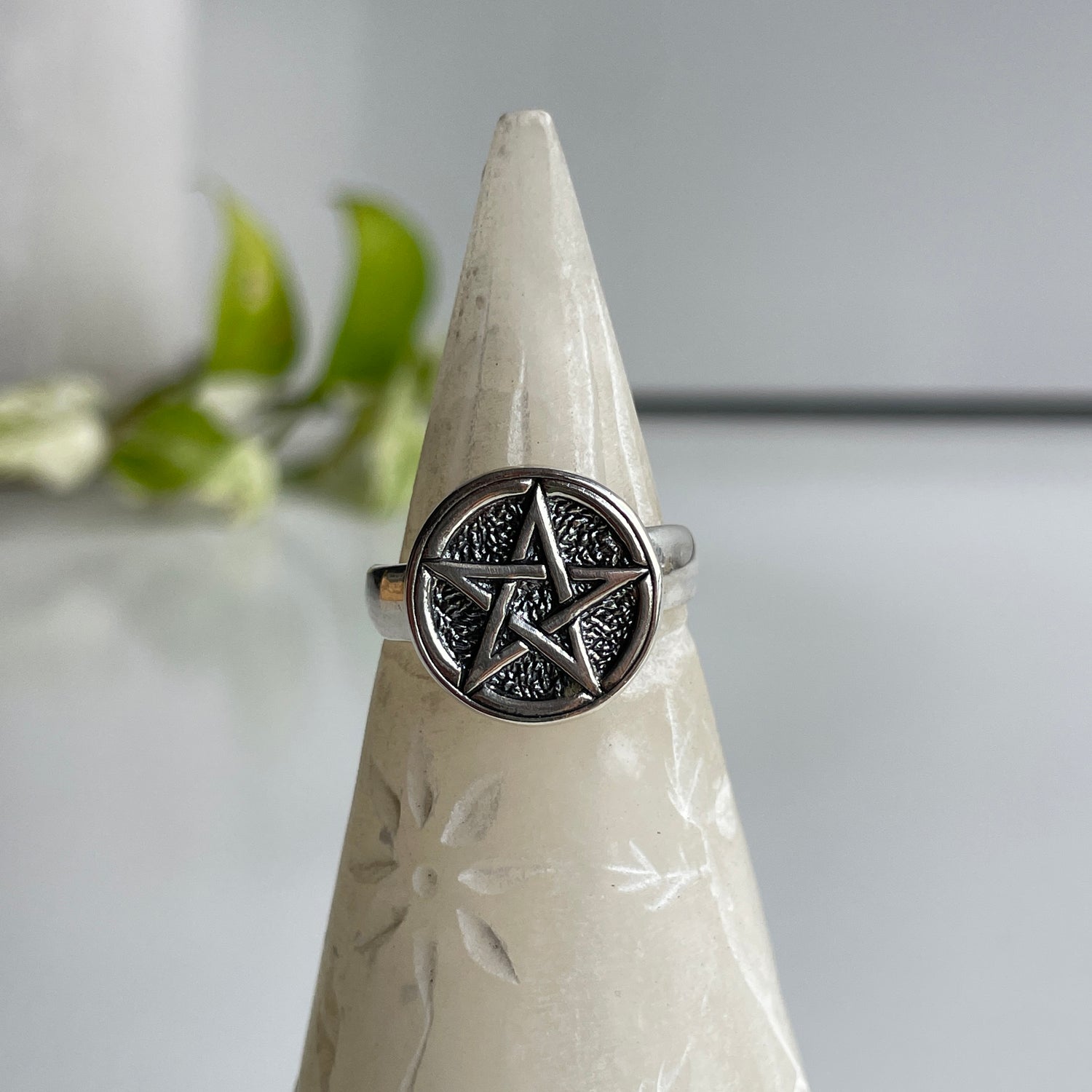 Pentacle Ring Sz11