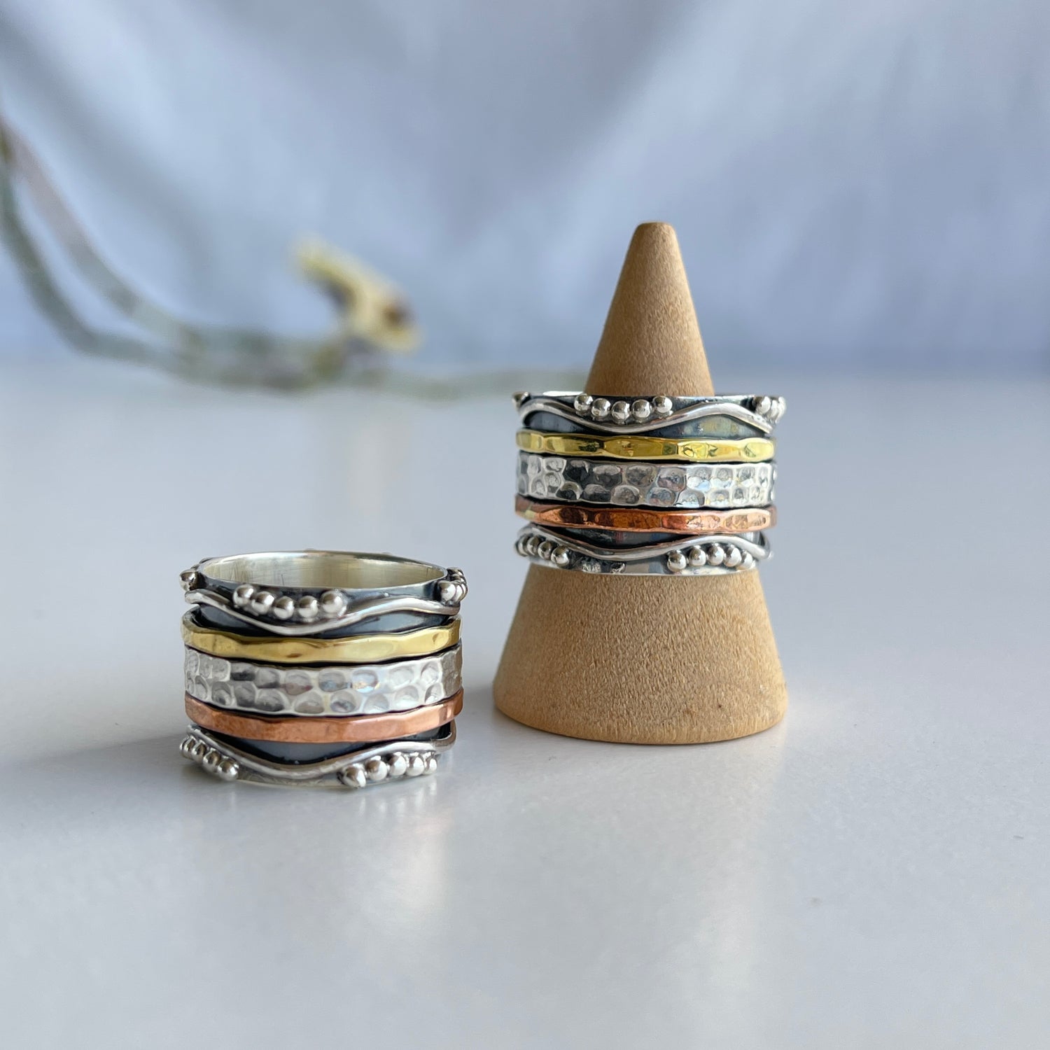 Tri Colour Wavey Dots Spinner Ring R3906