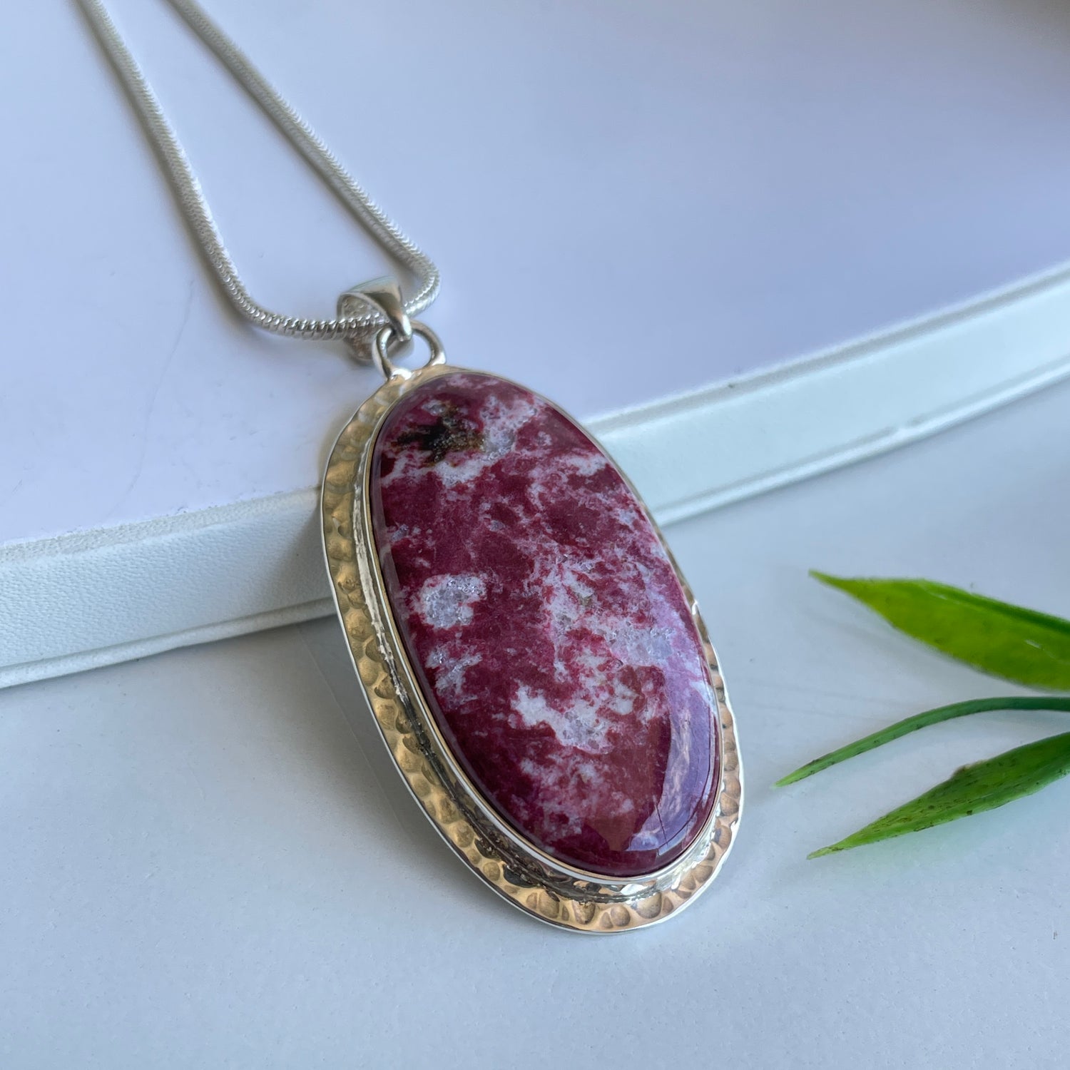 Thulite Oval Pendant 003