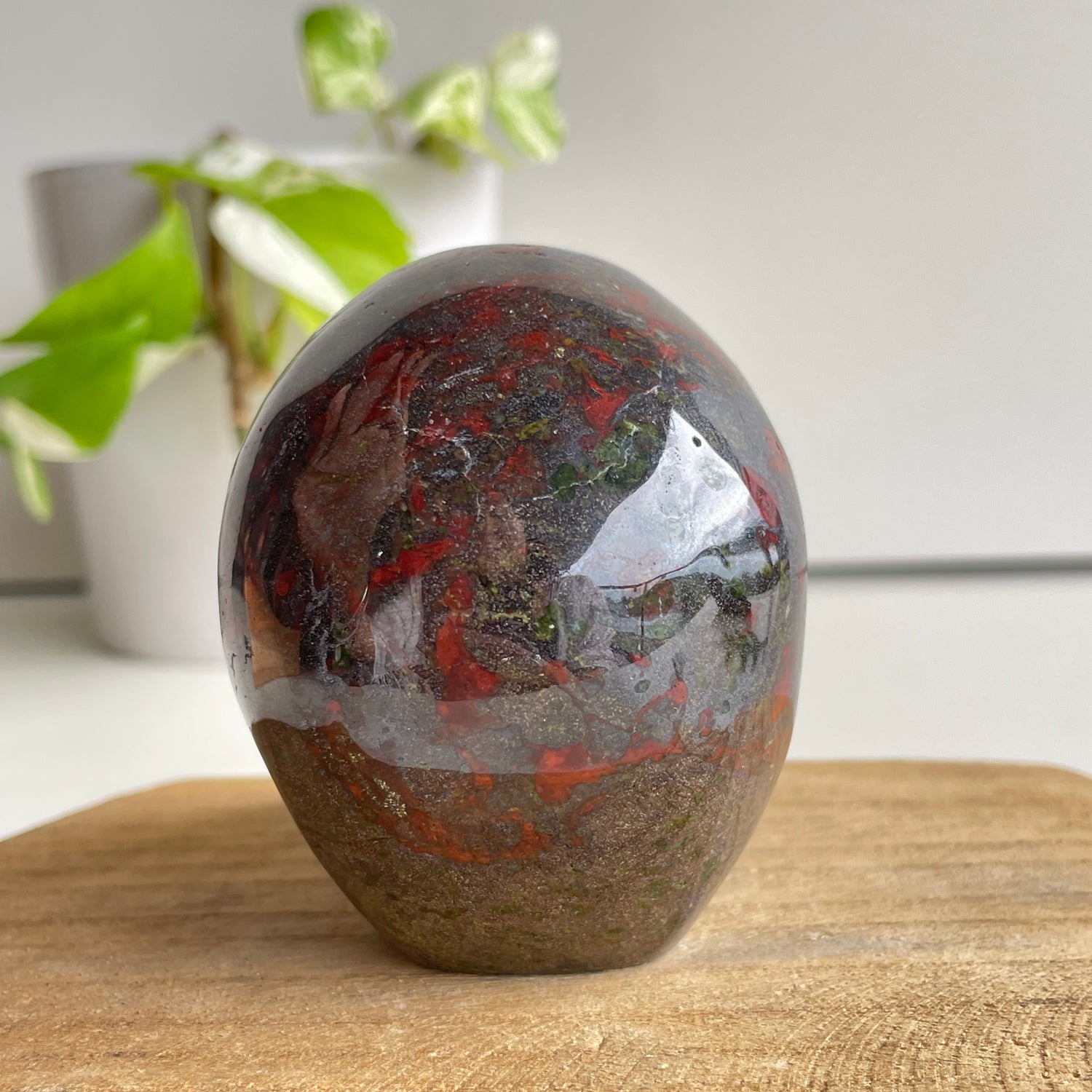 Dragon Blood Skull 9.3cm