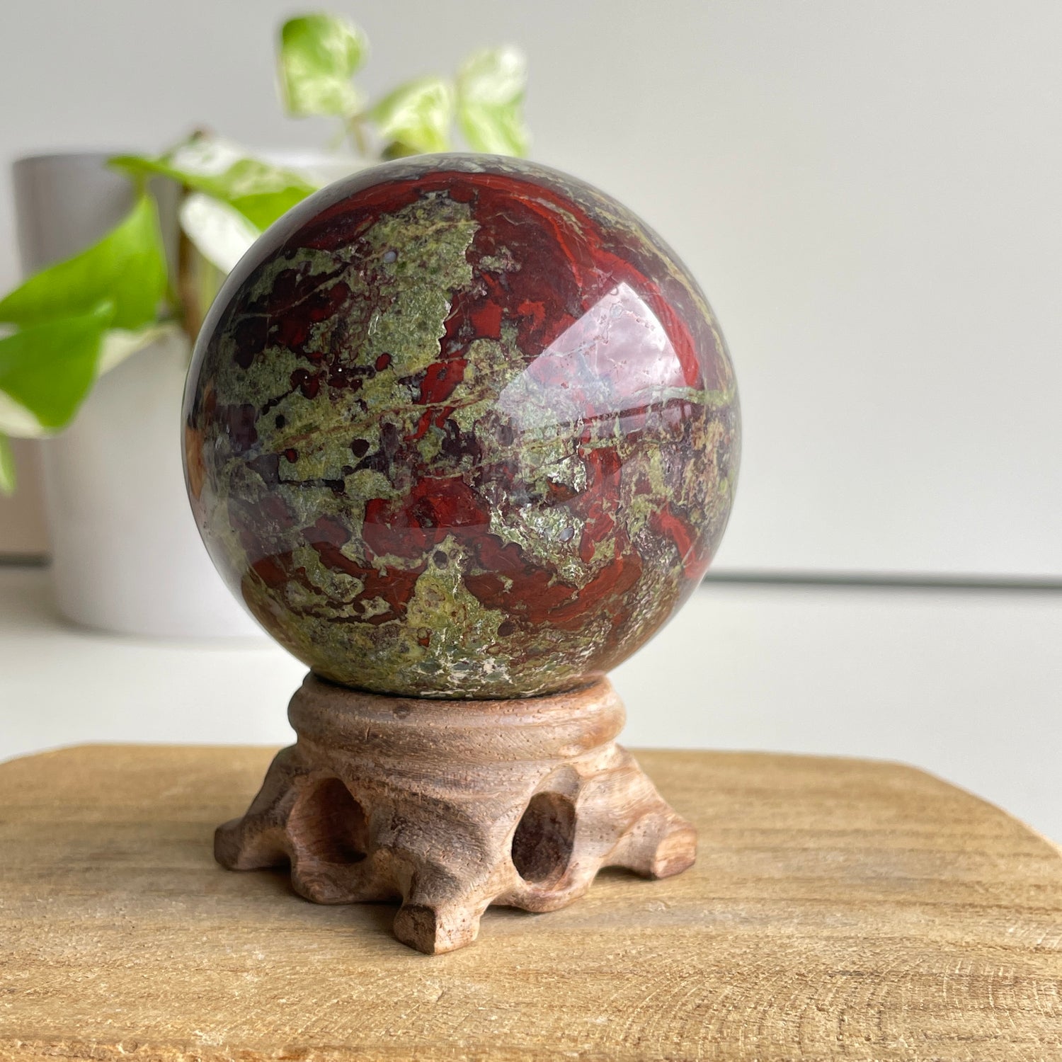 Dragons Blood Sphere 6.4cm