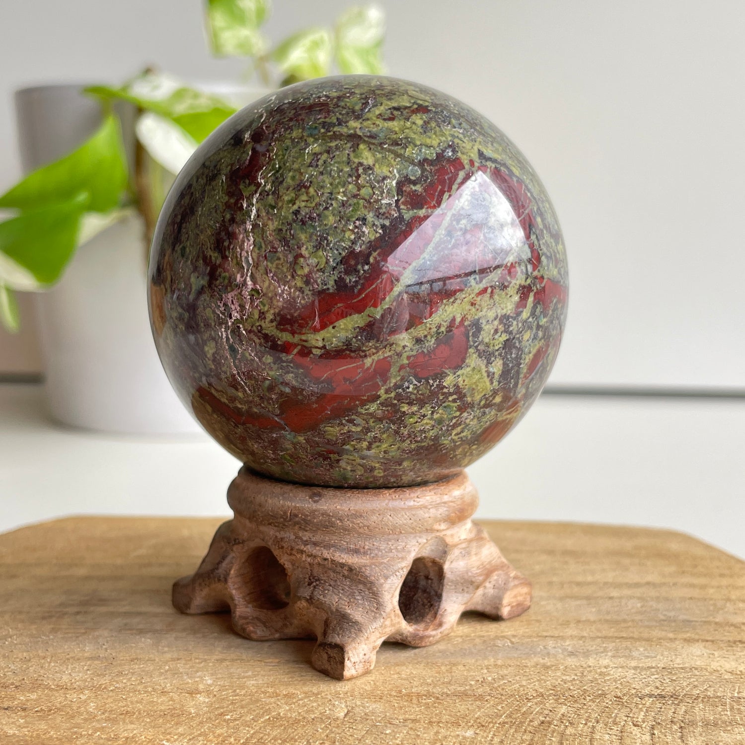 Dragons Blood Sphere 6.4cm