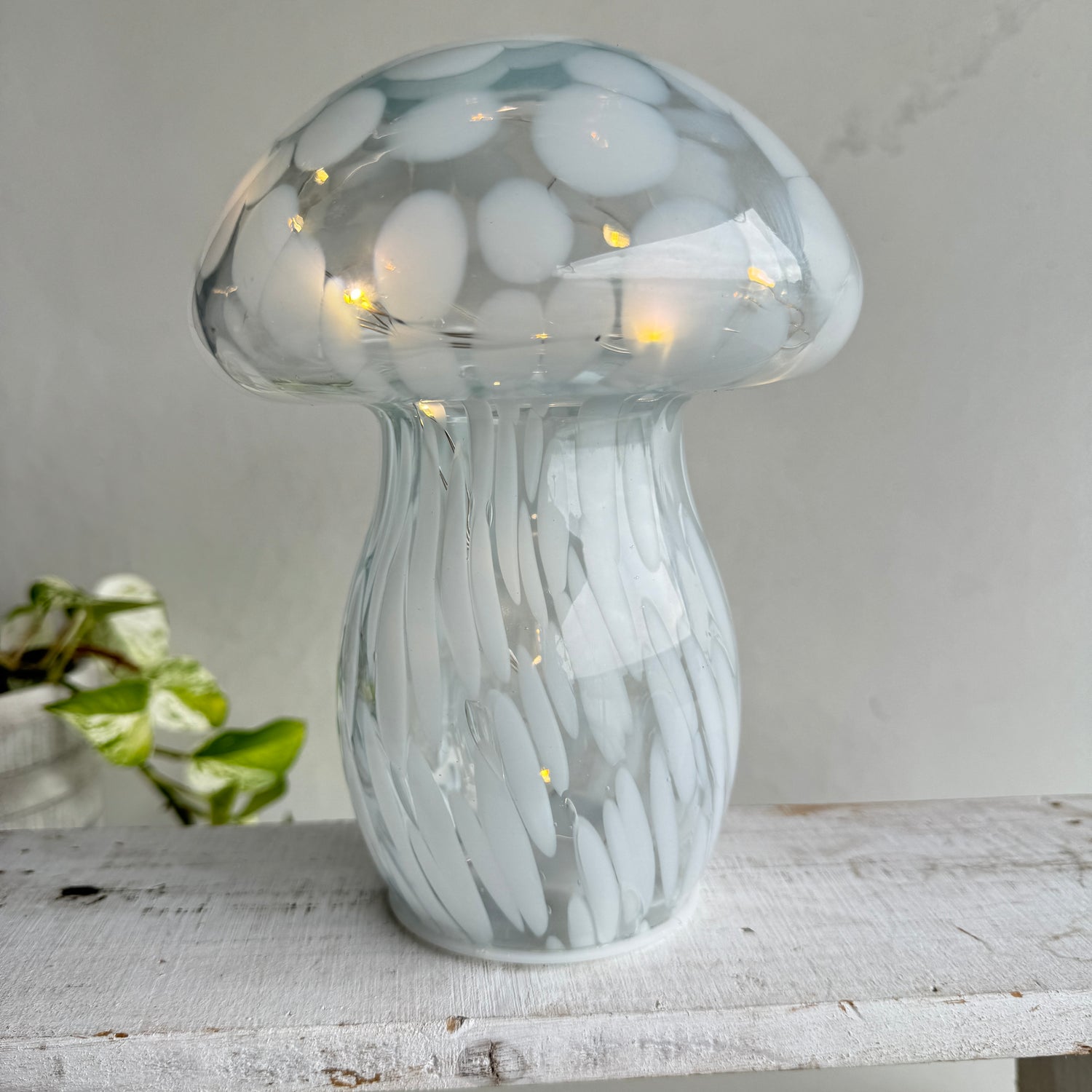 White Glass Mushroom Lamp FU3354