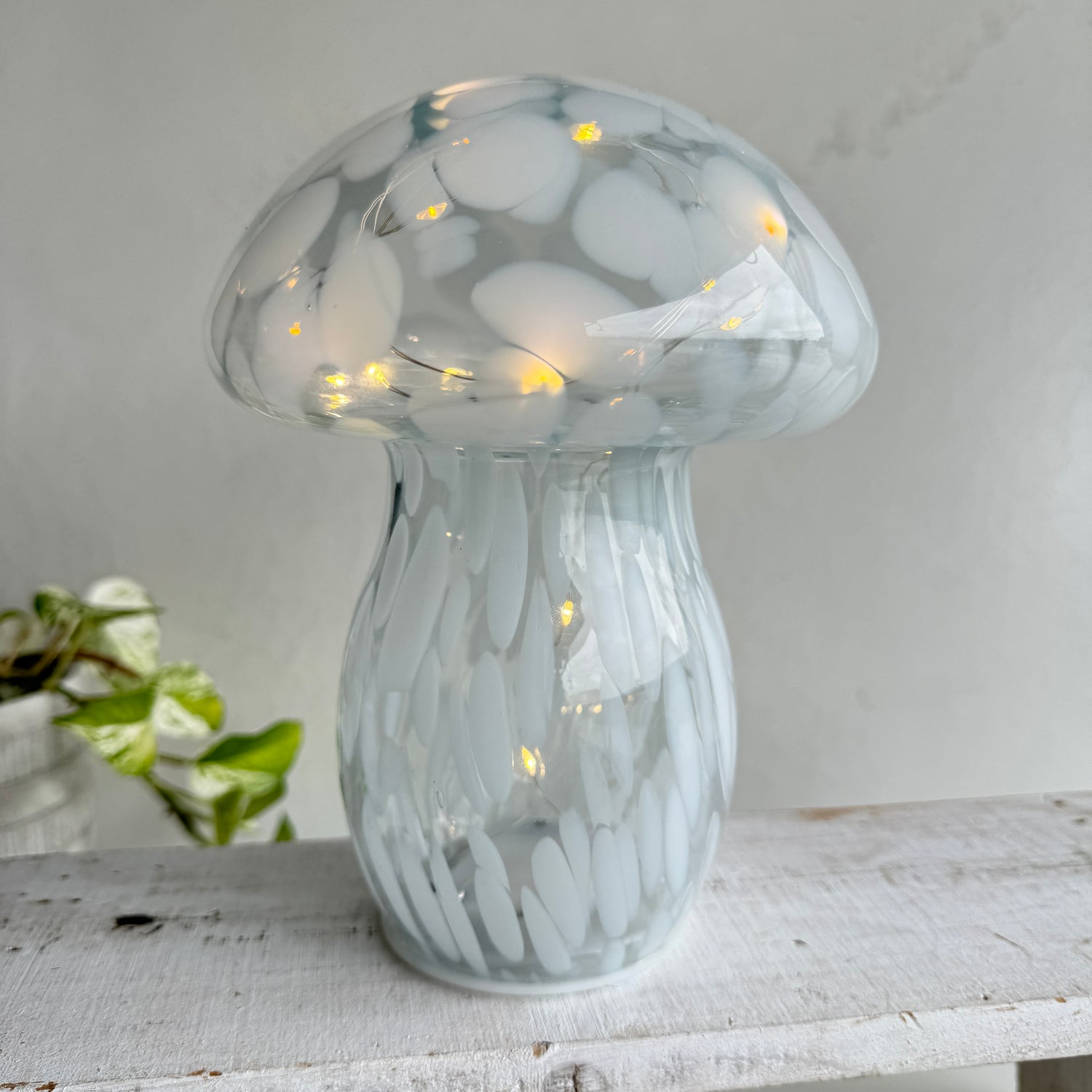 White Glass Mushroom Lamp FU3354