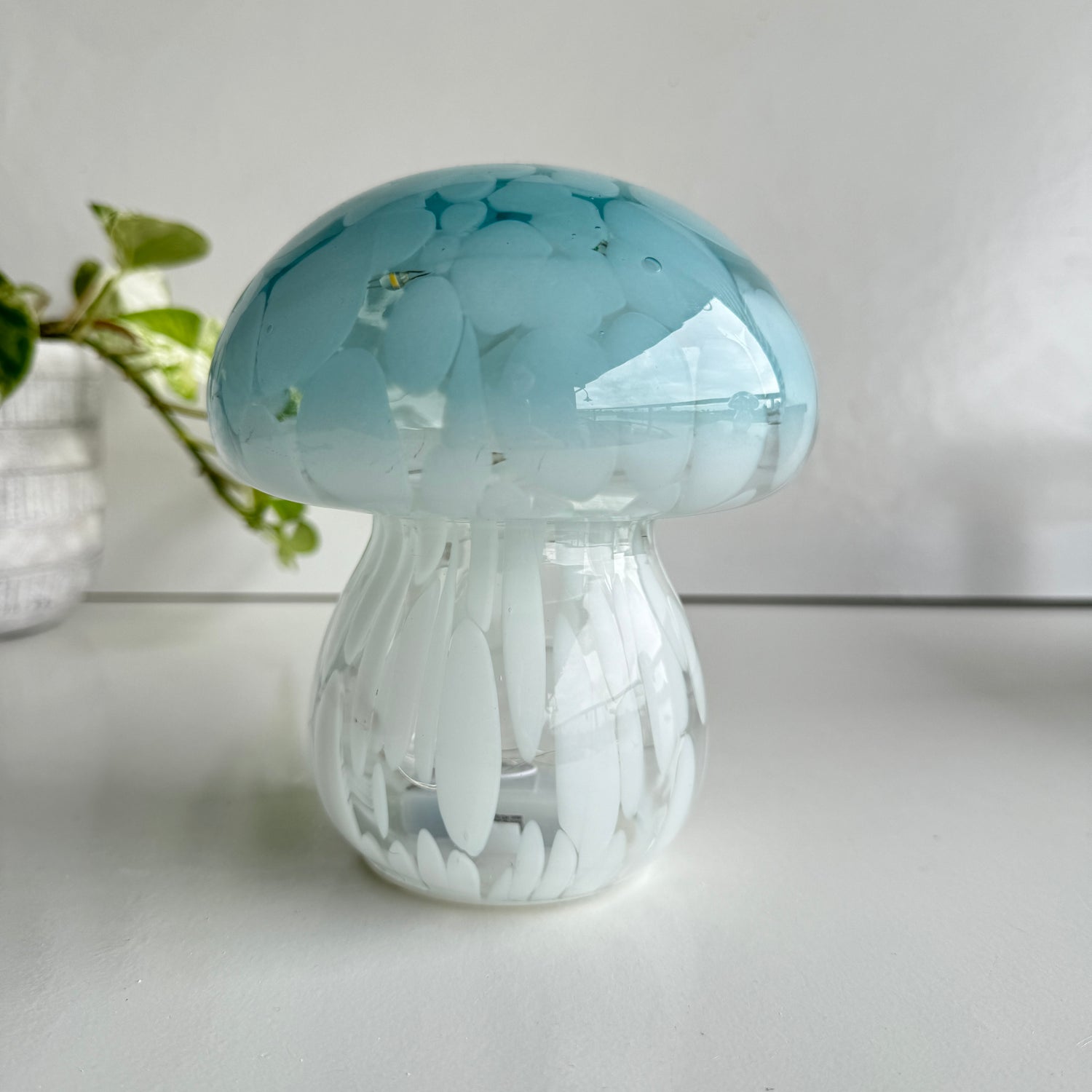 Blue And White Glass Mushroom Lamp FU3353