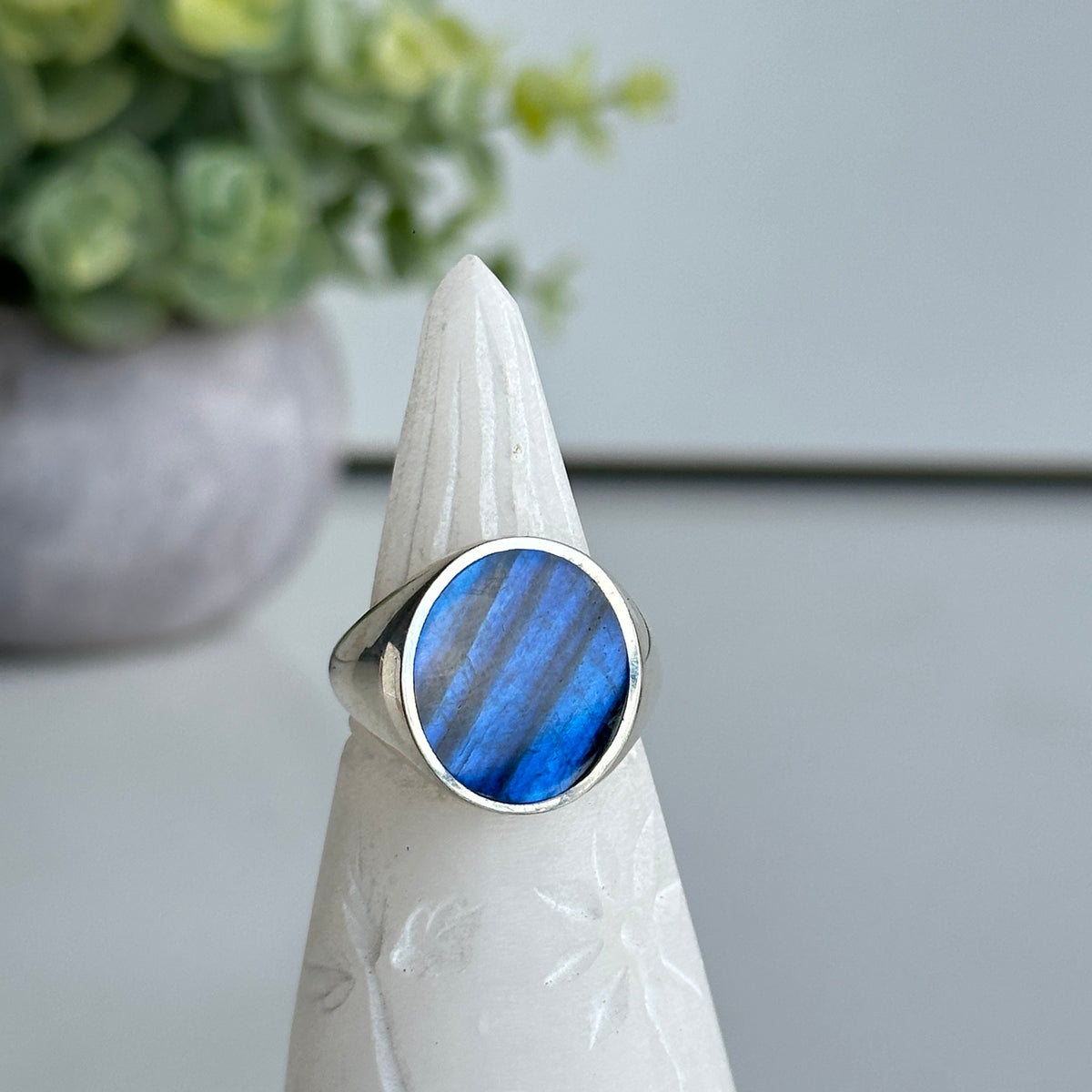 Labradorite Oval Ring Sz11