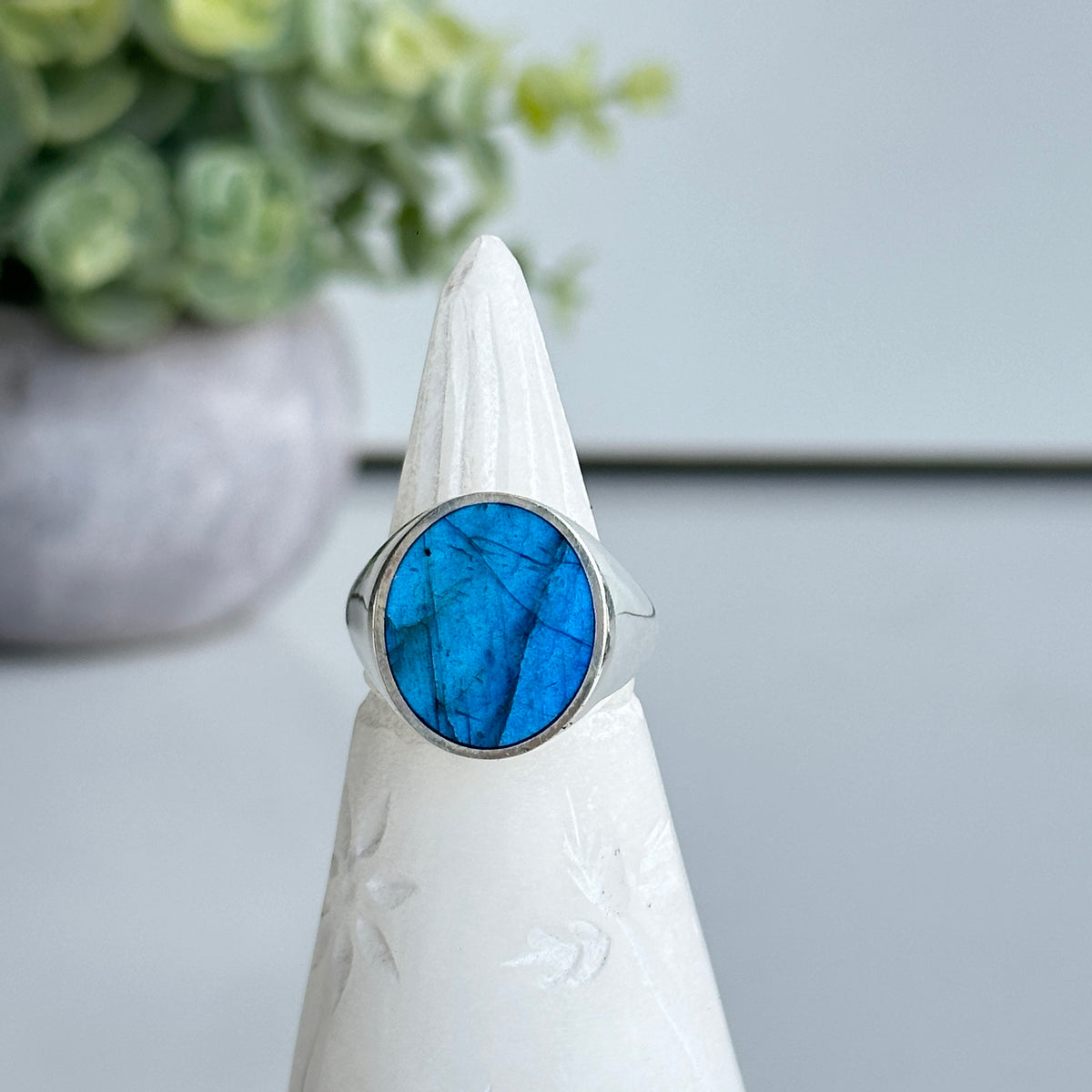 Labradorite Oval Ring Sz11