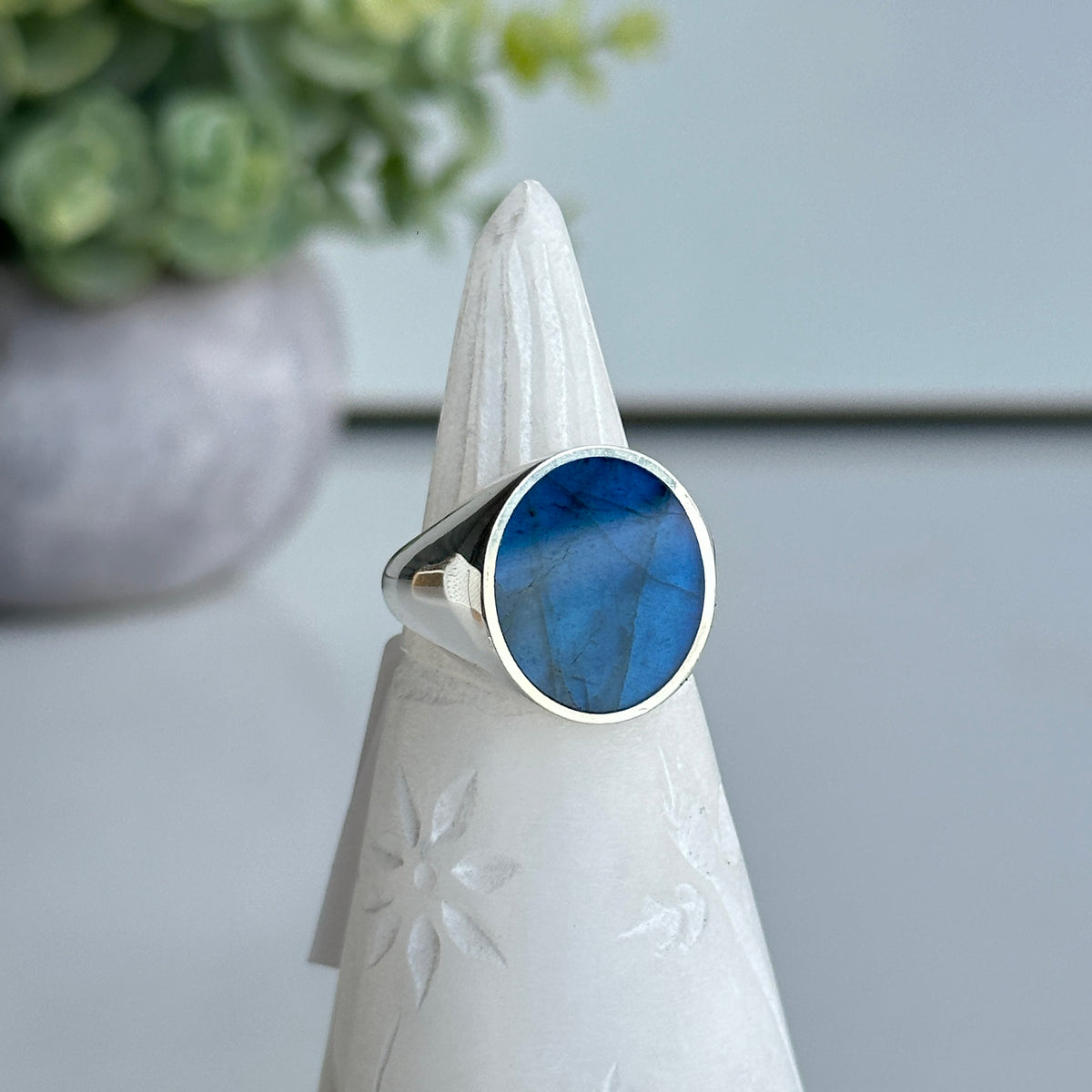 Labradorite Oval Ring Sz11