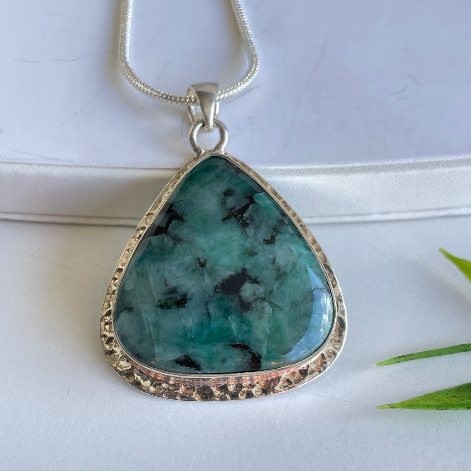 Emerald Teardrop Pendant 009
