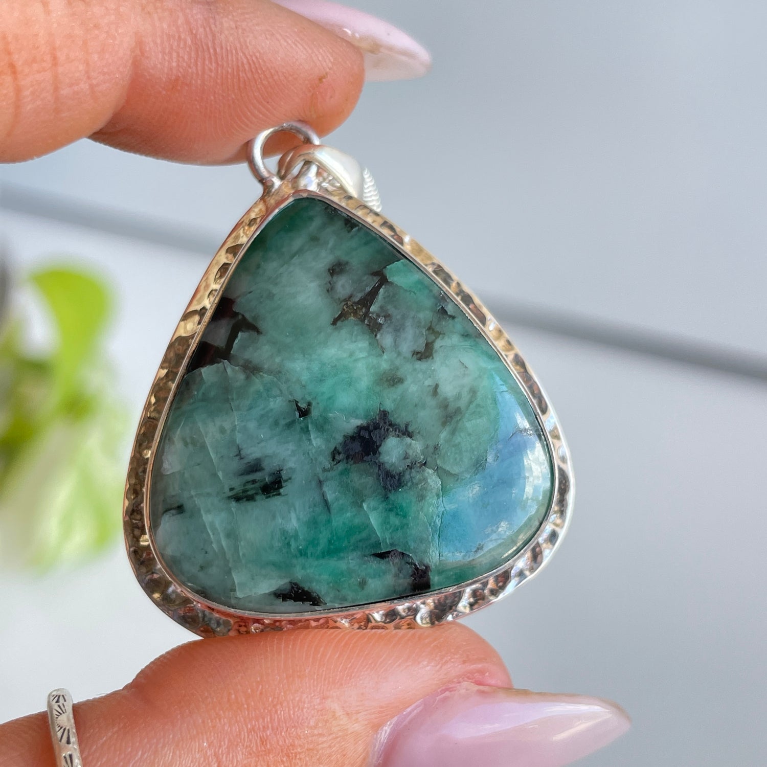 Emerald Teardrop Pendant 009
