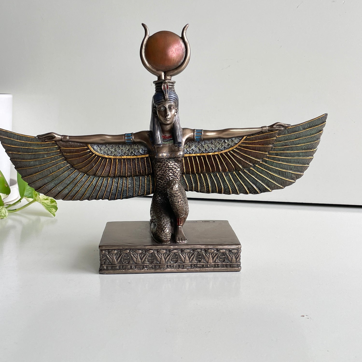 Isis With Solar Disc Statue R-040