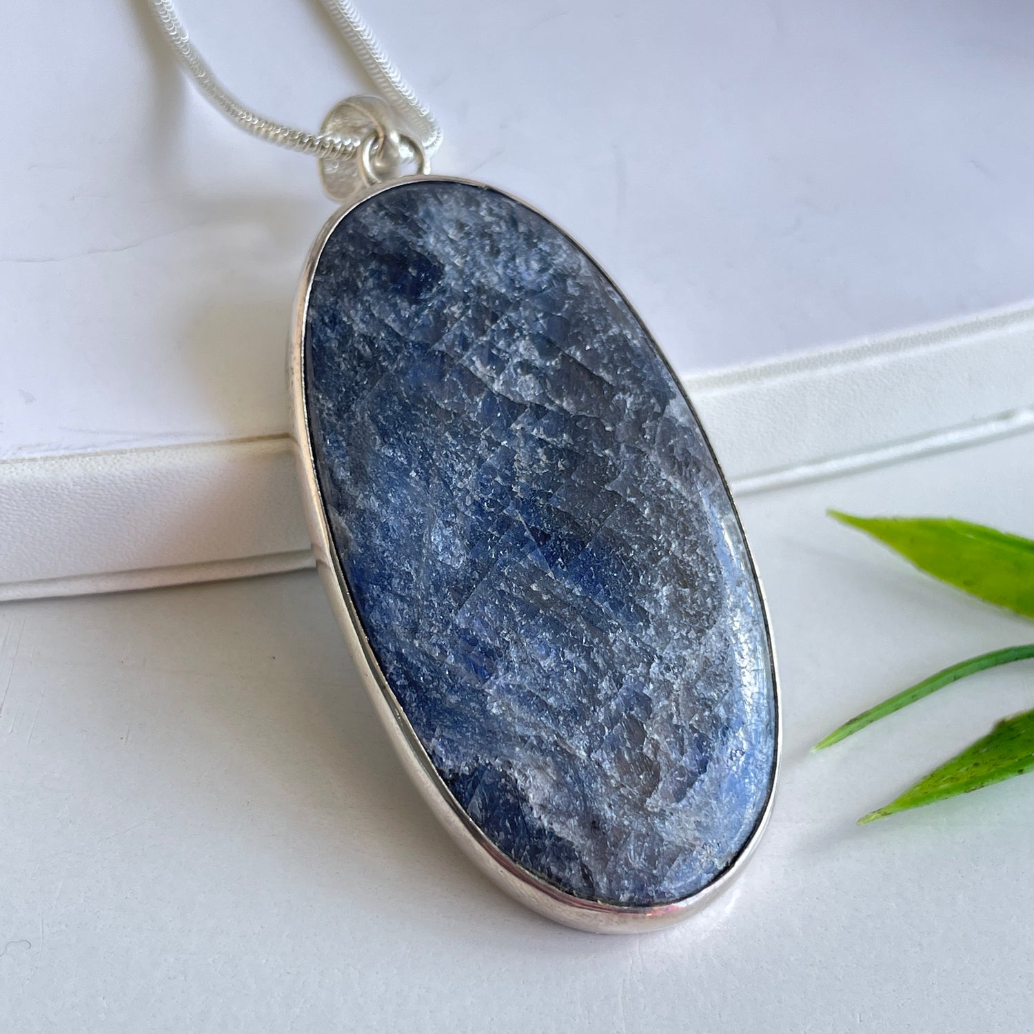 Sapphire Oval Pendant 005