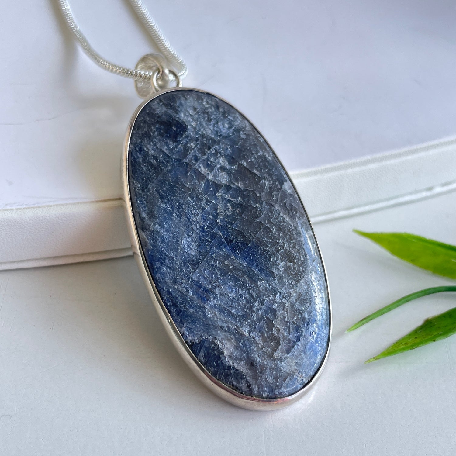 Sapphire Oval Pendant 005