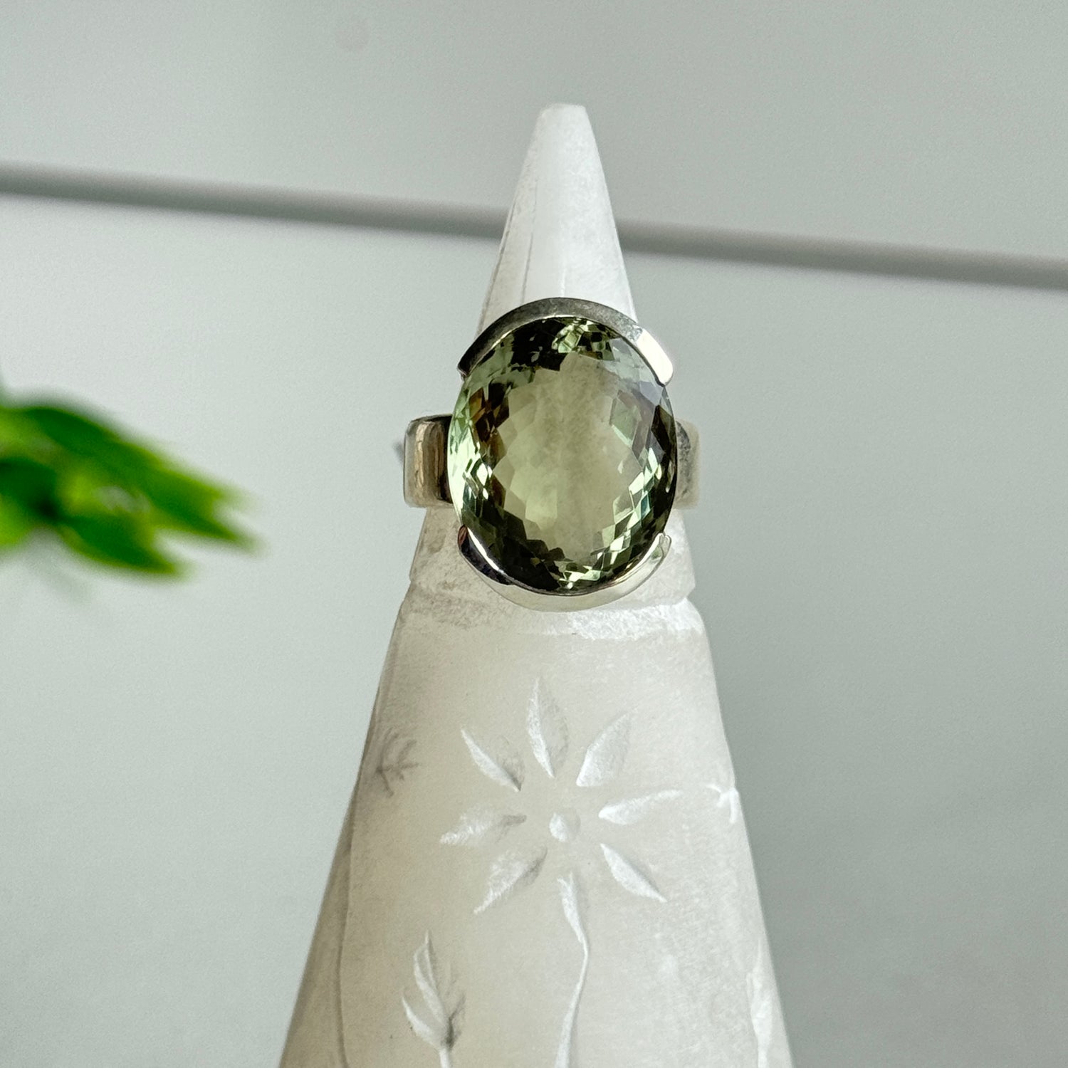 Green Amethyst Oval Ring Sz8 007