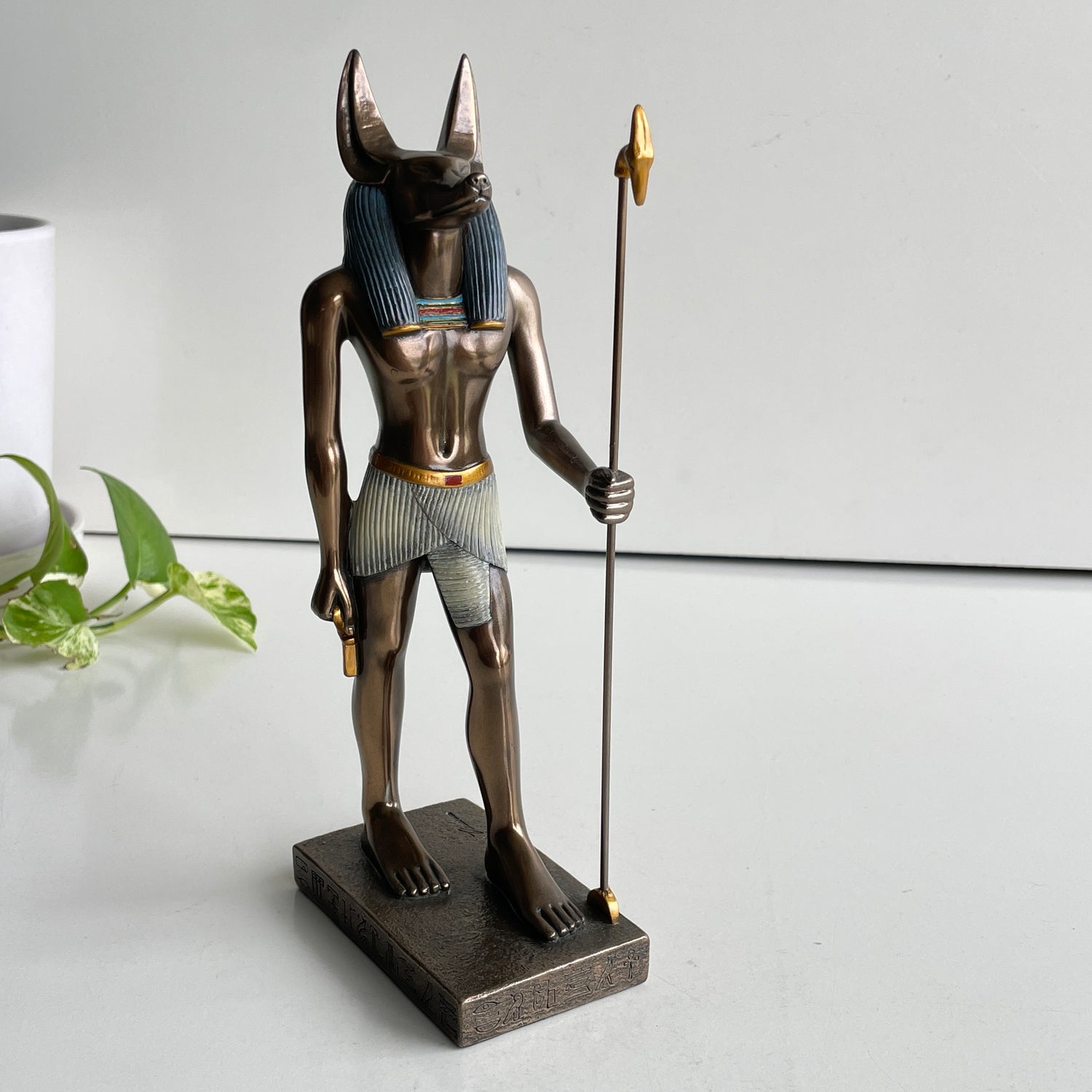 Anubis Statue R010