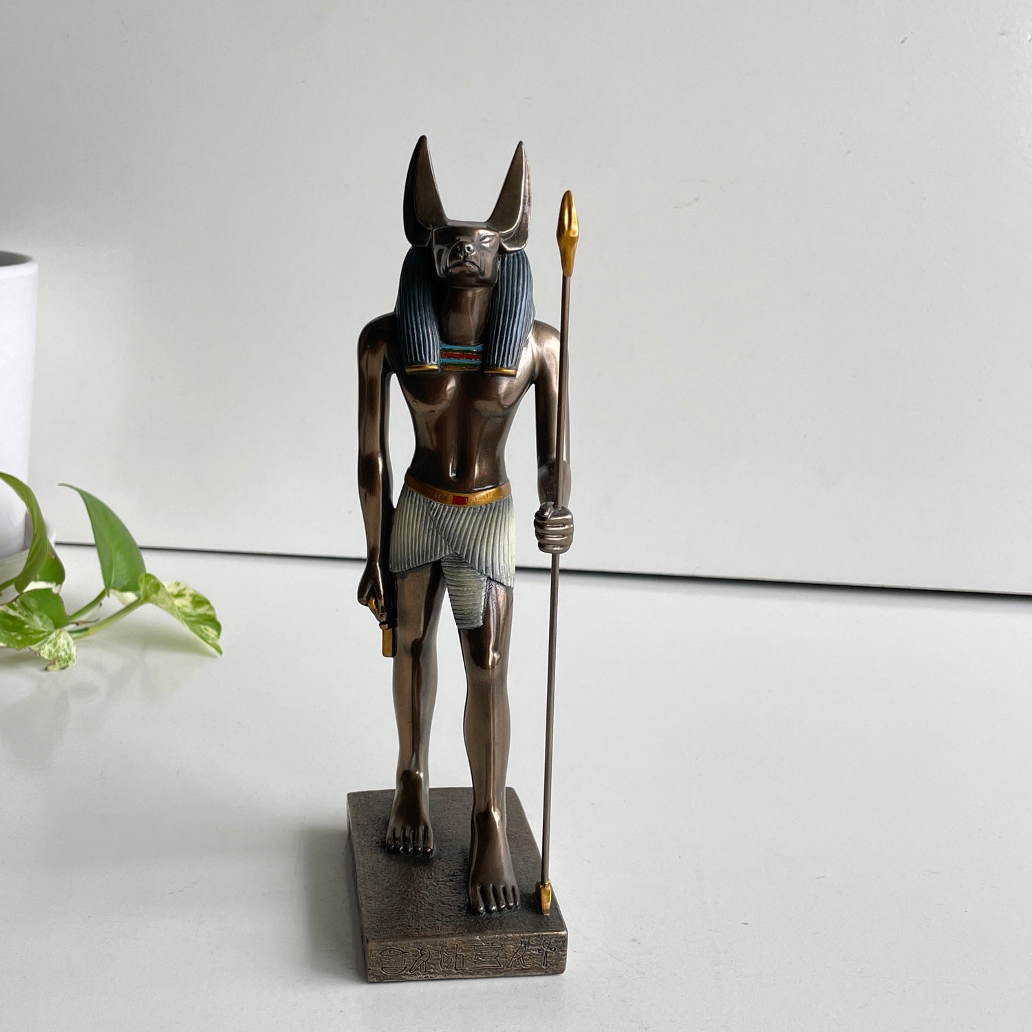 Anubis Statue R010