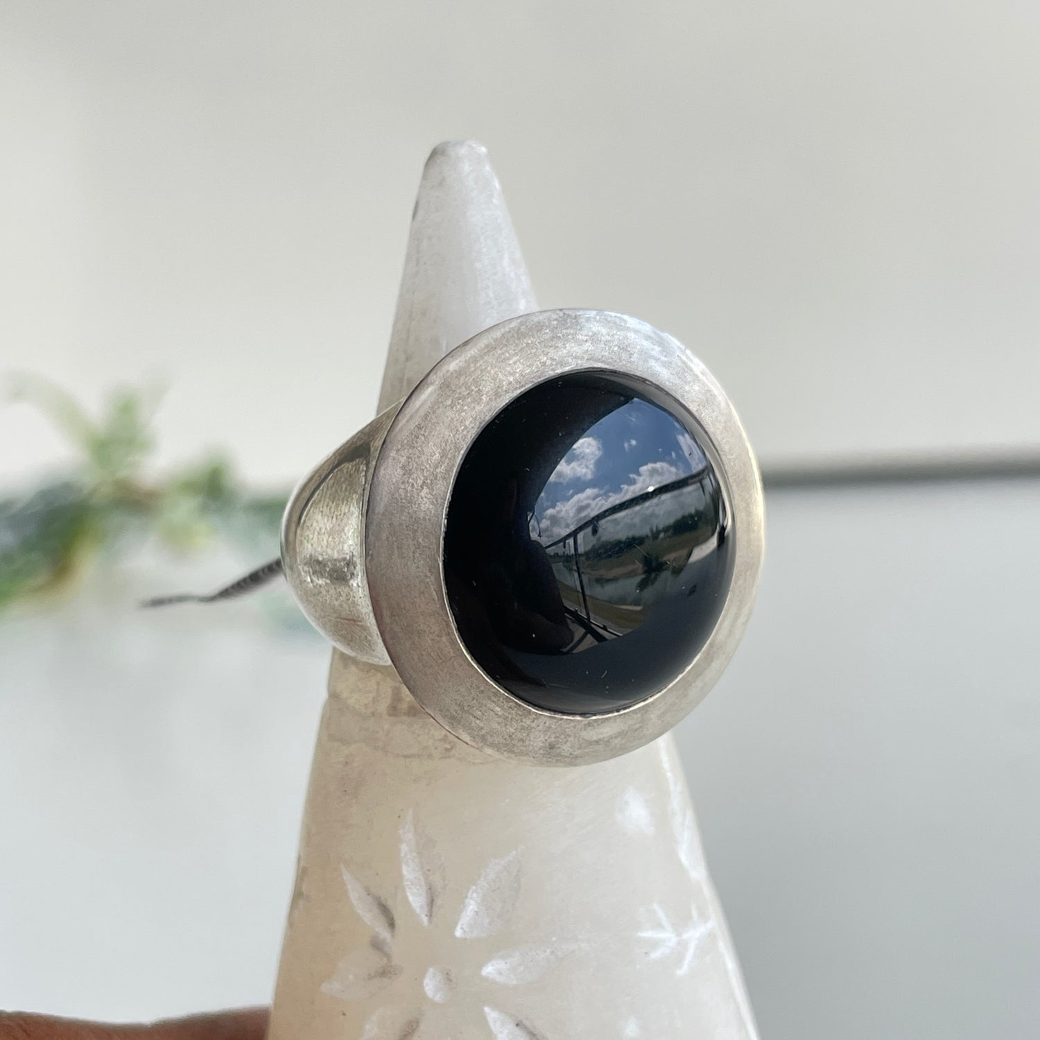 Black Onyx Round Ring Sz8