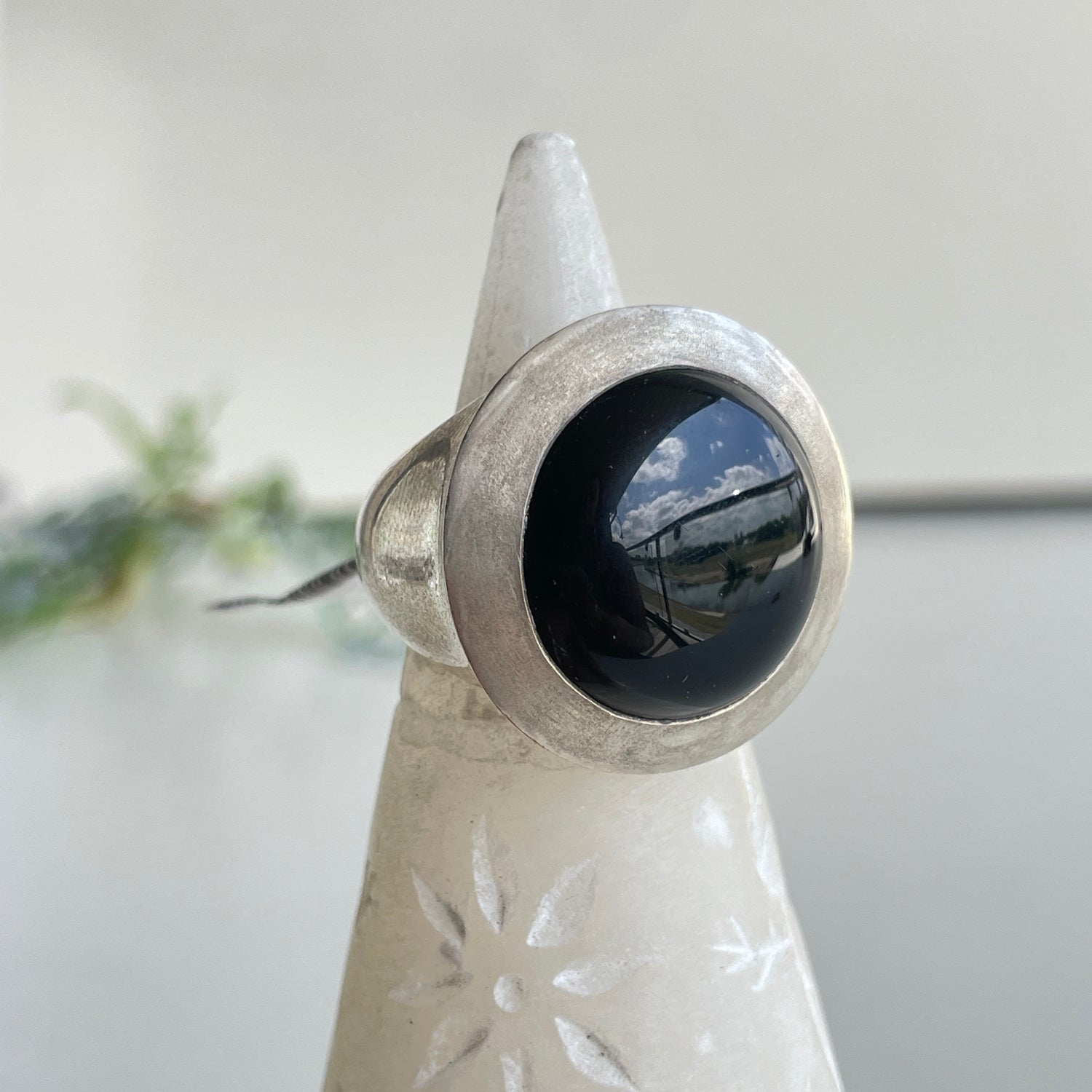 Black Onyx Round Ring Sz8