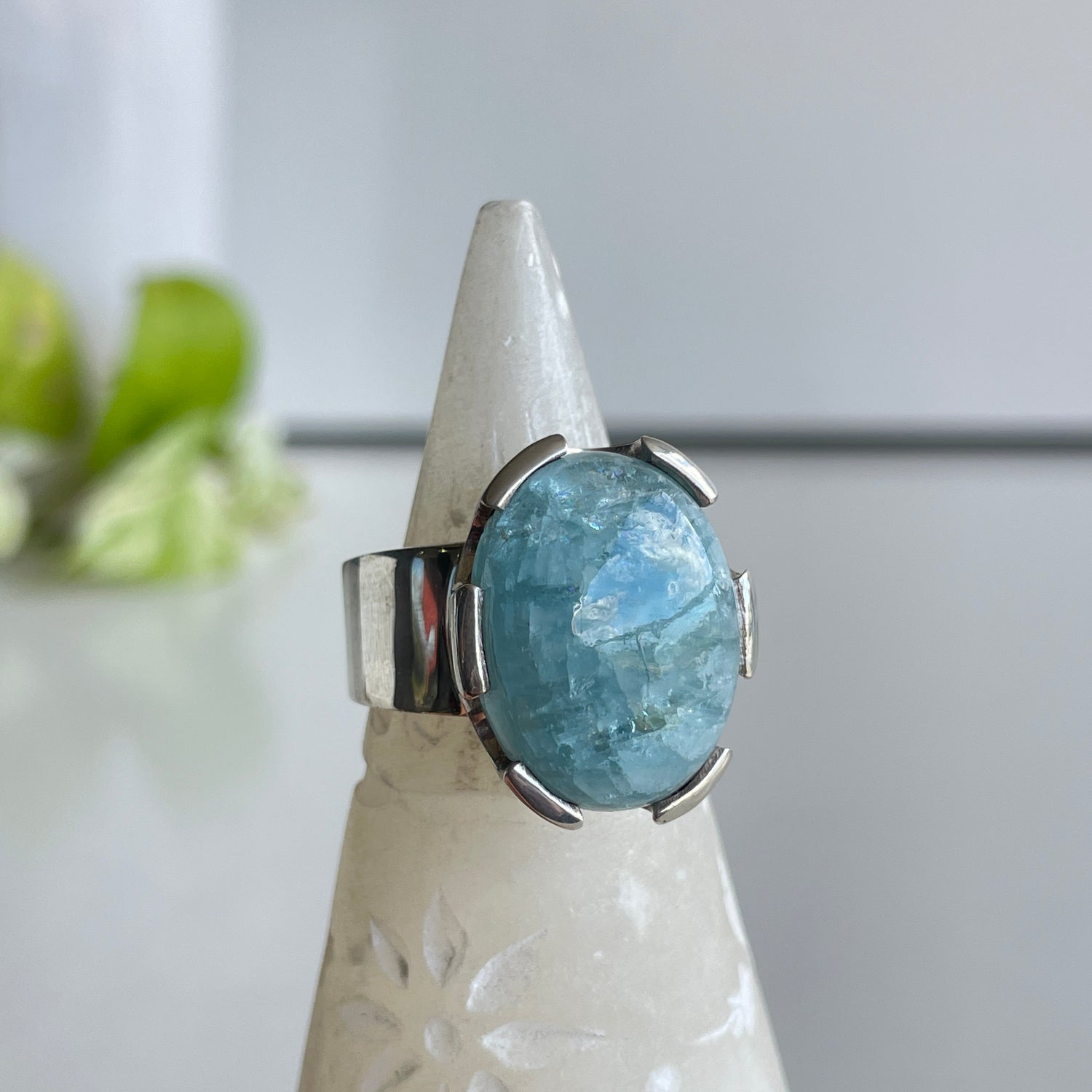 Aquamarine Oval Ring Sz8 007