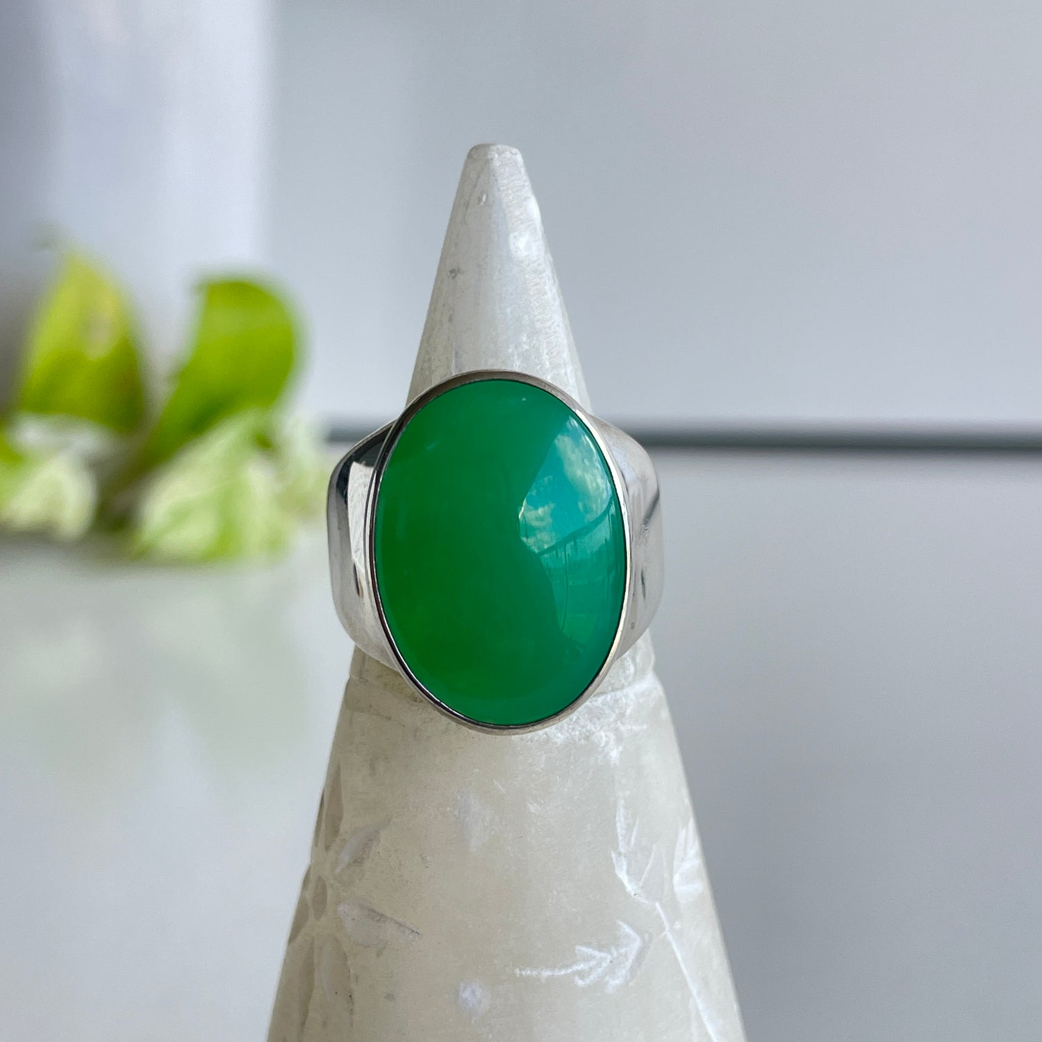 Chrysoprase Oval Ring Sz8.5 003