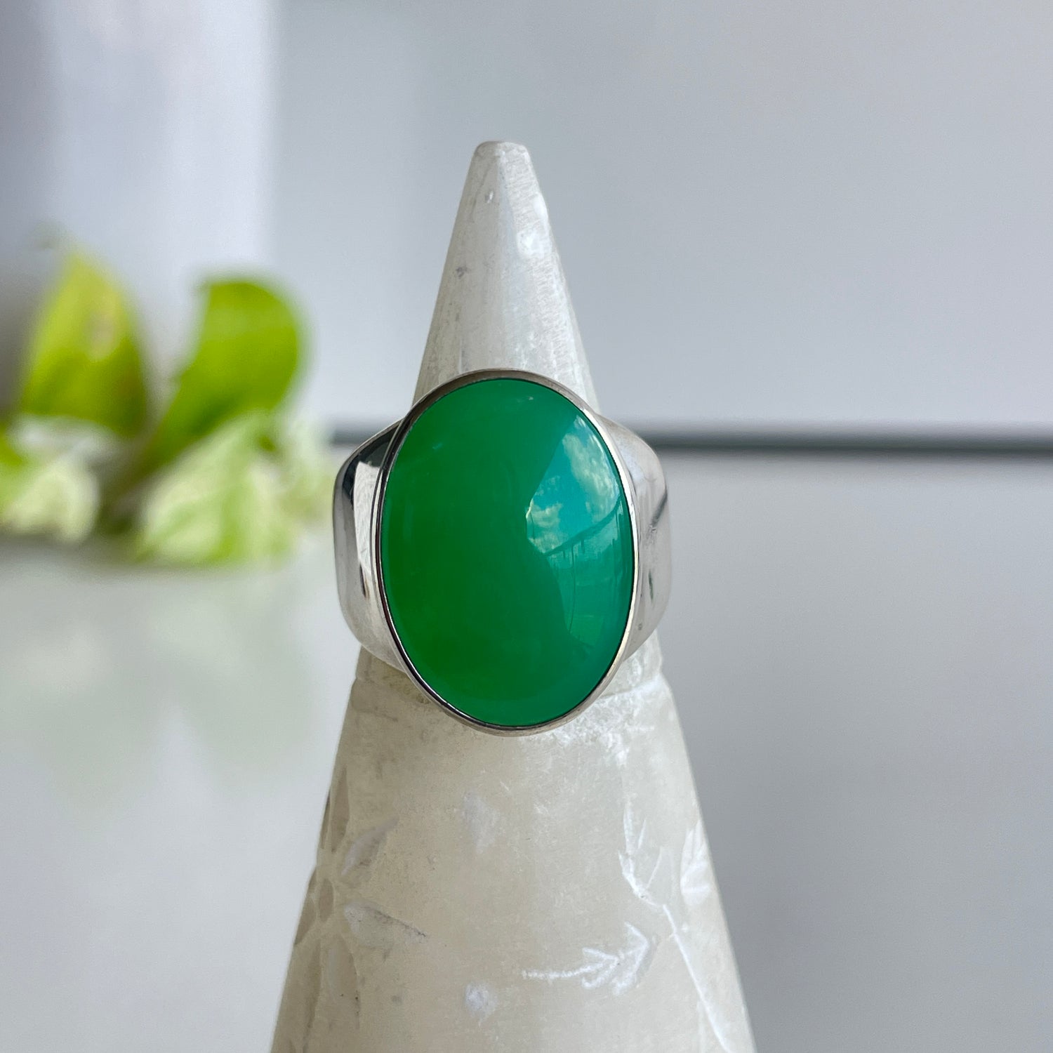 Chrysoprase Oval Ring Sz8.5 003