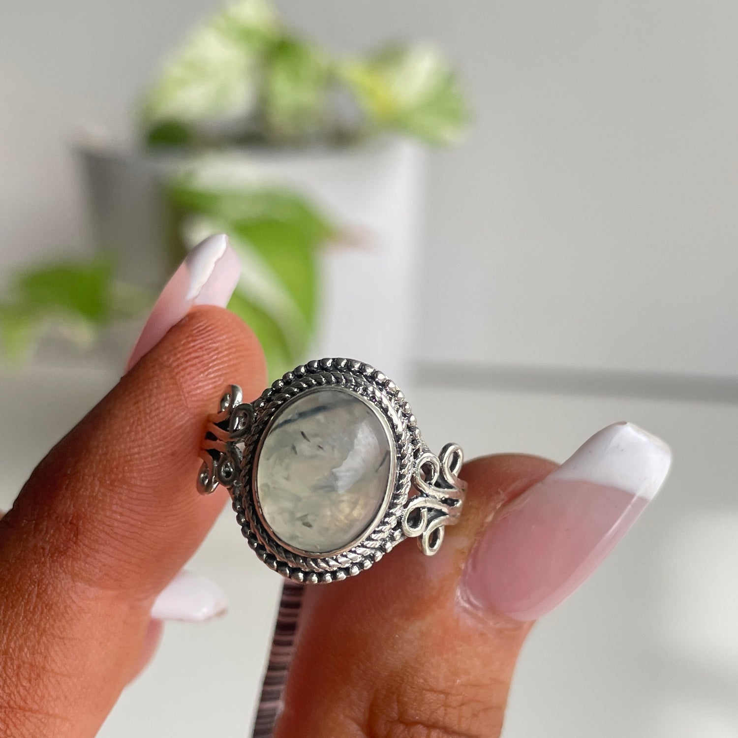 Prehnite Oval Ring Sz7