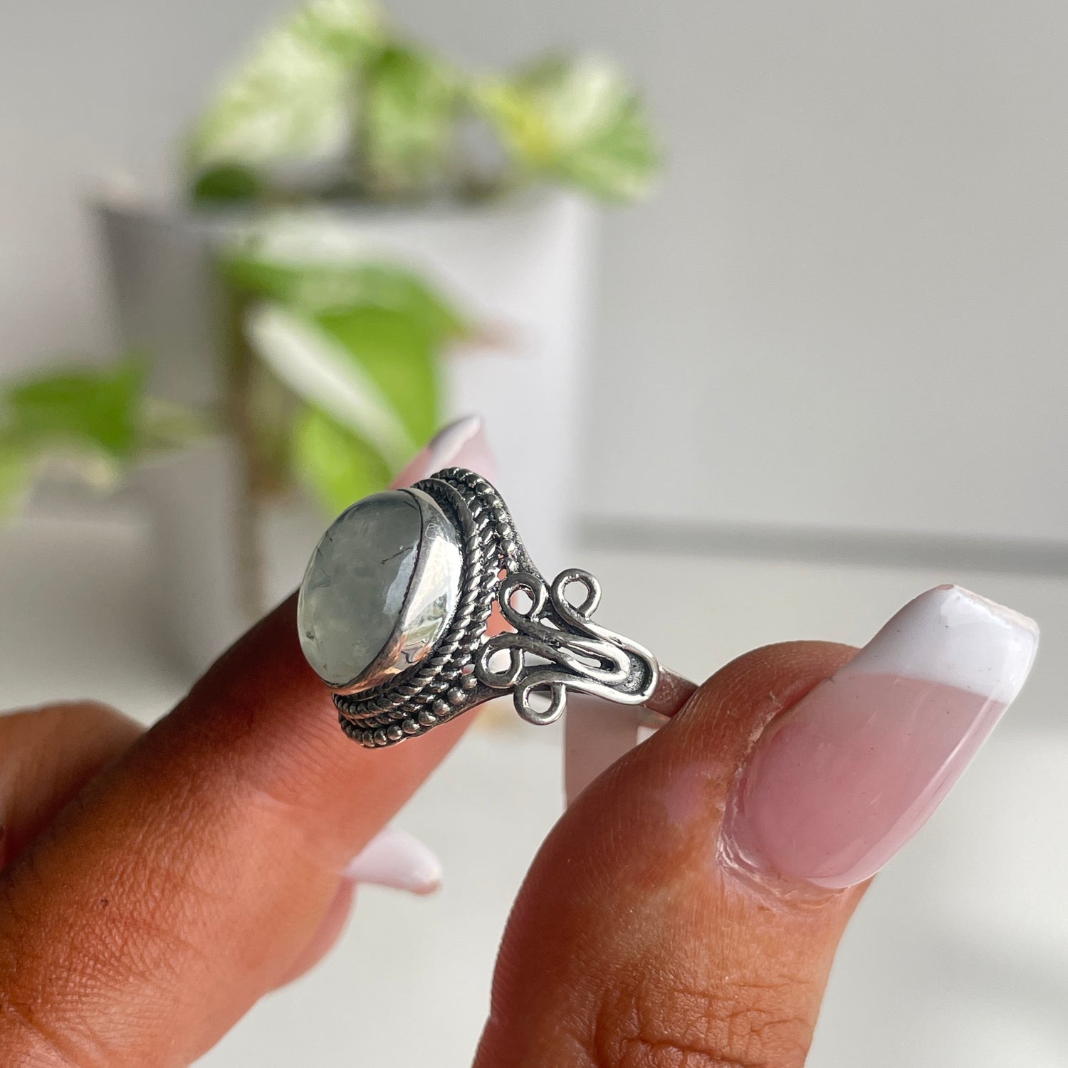 Prehnite Oval Ring Sz7