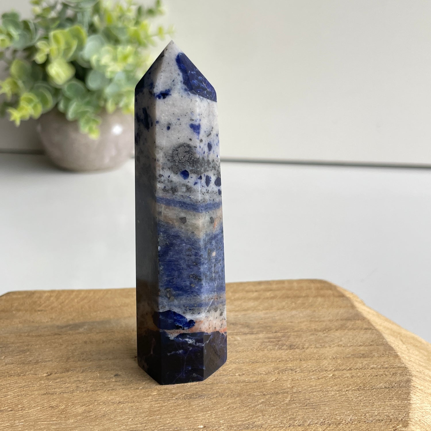 Sodalite Generator 9.4cm