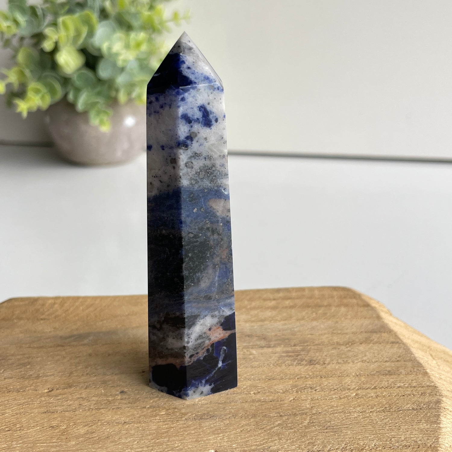Sodalite Generator 9.4cm