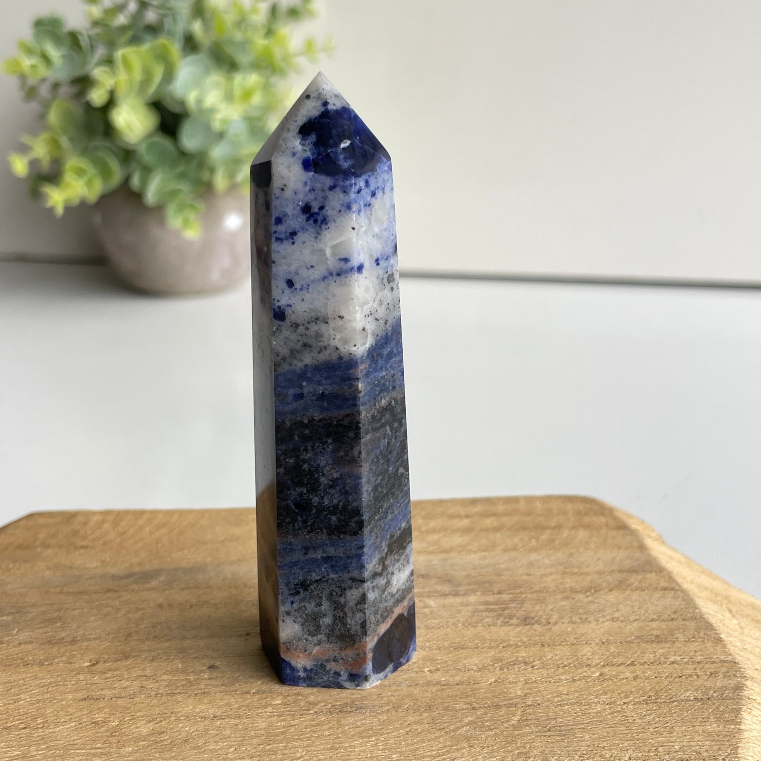 Sodalite Generator 9.4cm