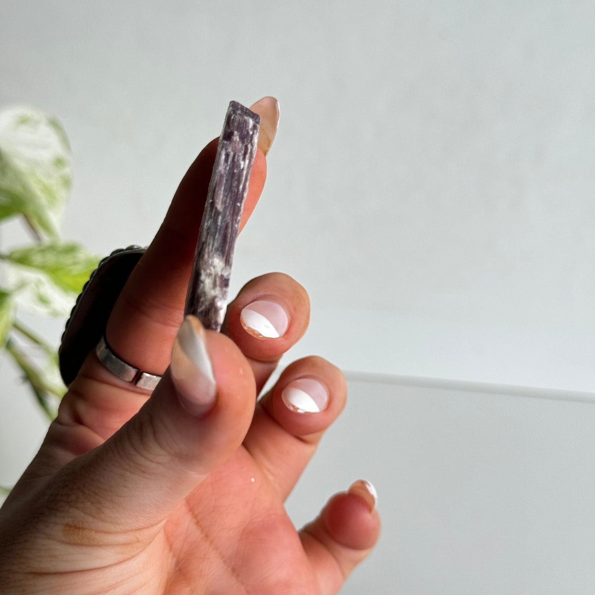 Lepidolite Raw